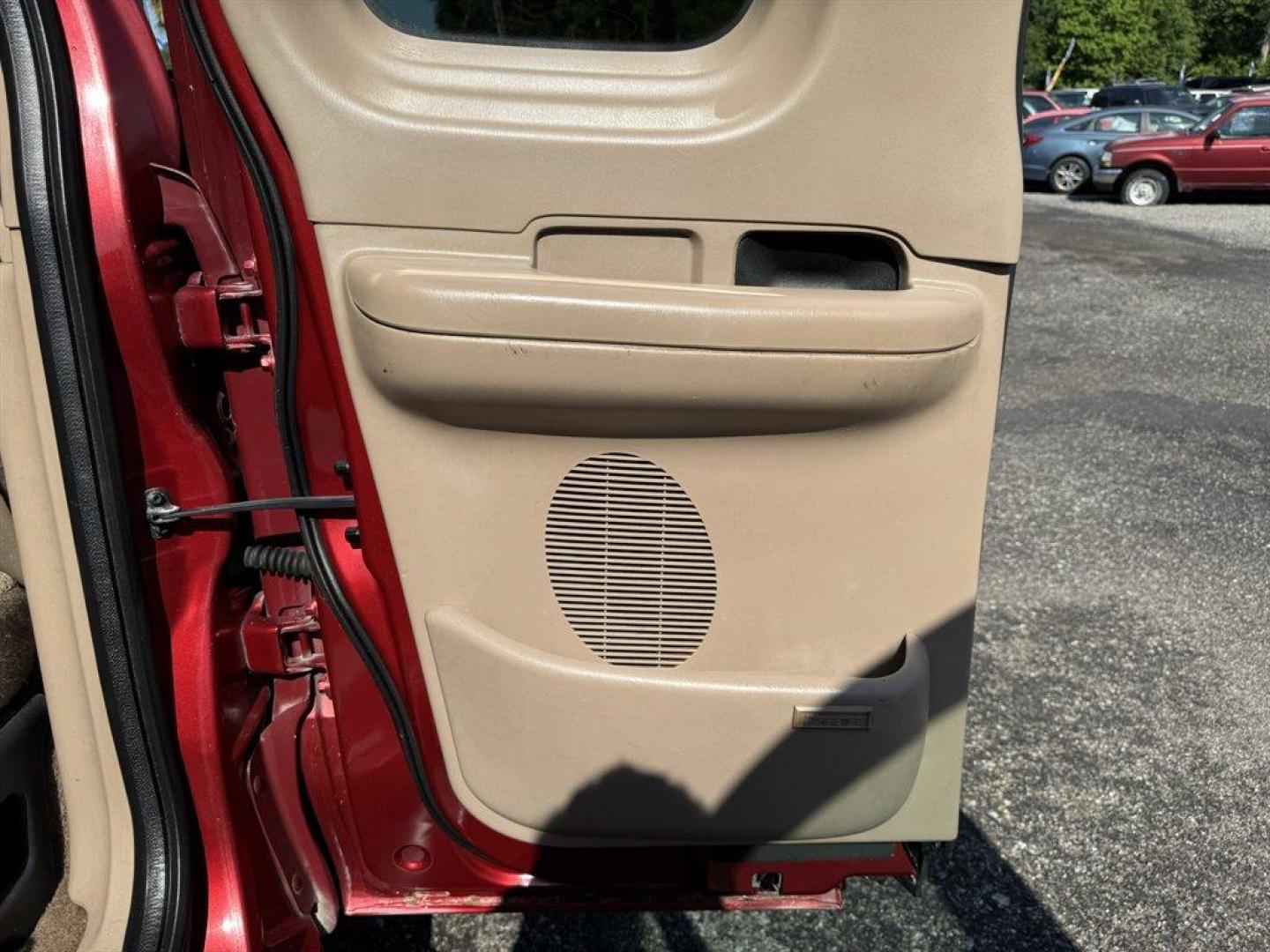 1999 Red /Tan Ford F150 (1FTRX18W0XN) with an 4.6l V8 EFI Sohc 4.6l engine, Automatic transmission, located at 745 East Steele Rd., West Columbia, SC, 29170, (803) 755-9148, 33.927212, -81.148483 - Special Internet Price! 1999 Ford F150 - Photo#19