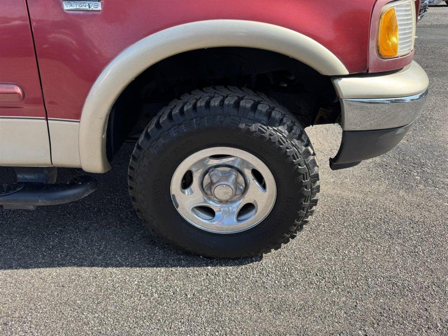 1999 Red /Tan Ford F150 (1FTRX18W0XN) with an 4.6l V8 EFI Sohc 4.6l engine, Automatic transmission, located at 745 East Steele Rd., West Columbia, SC, 29170, (803) 755-9148, 33.927212, -81.148483 - Special Internet Price! 1999 Ford F150 - Photo#28