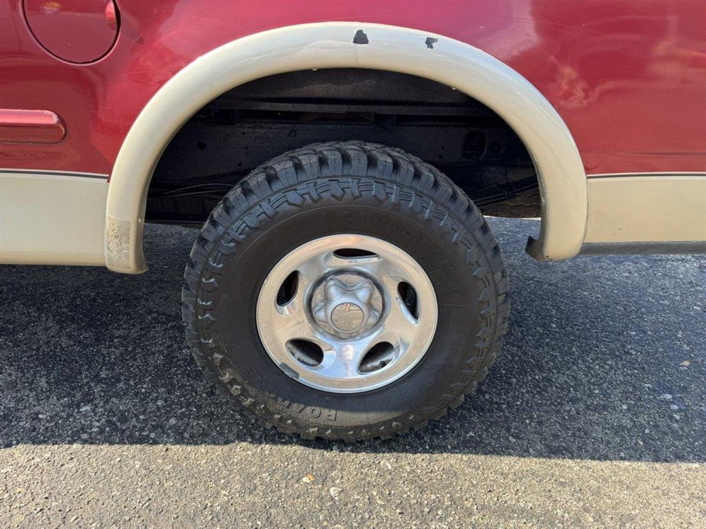 1999 Red /Tan Ford F150 (1FTRX18W0XN) with an 4.6l V8 EFI Sohc 4.6l engine, Automatic transmission, located at 745 East Steele Rd., West Columbia, SC, 29170, (803) 755-9148, 33.927212, -81.148483 - Special Internet Price! 1999 Ford F150 - Photo#30