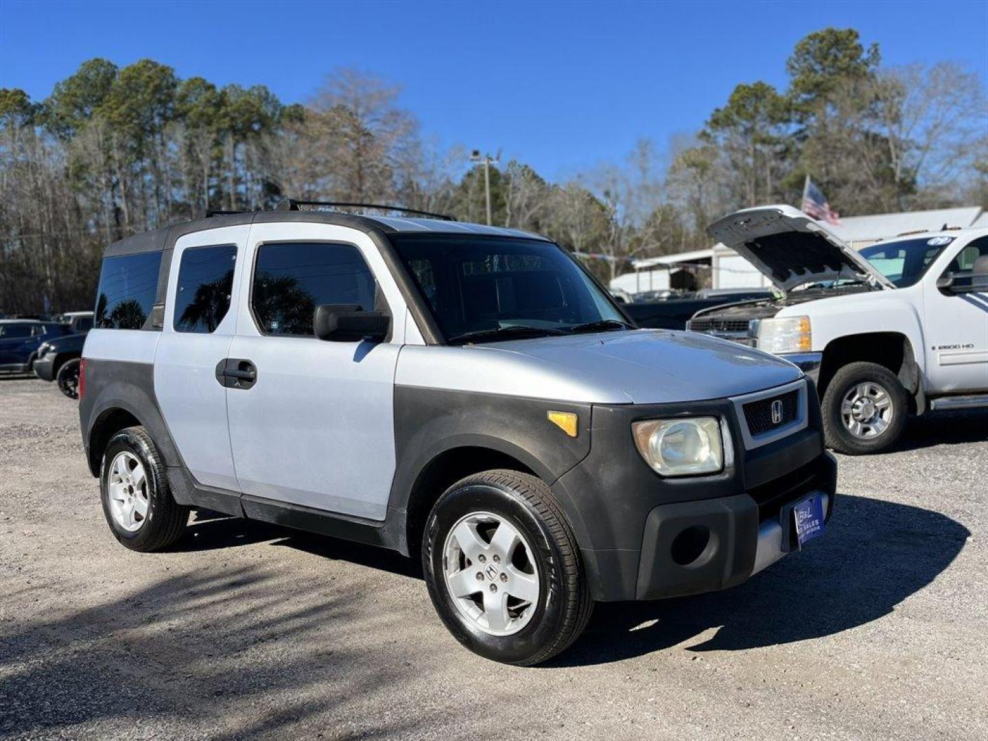 2004 Silver /Grey Honda Element (5J6YH28534L) with an 2.4l I-4 MPI Dohc 2.4l engine, Automatic transmission, located at 745 East Steele Rd., West Columbia, SC, 29170, (803) 755-9148, 33.927212, -81.148483 - Special Internet Price! 2004 Honda Element with AM/FM stereo, Air conditioning, Cruise control, Remote keyless entry, Removable 50/50 split rear seats, Clamshell tailgate, Powered windows, Powered door locks, Plus more! - Photo#3