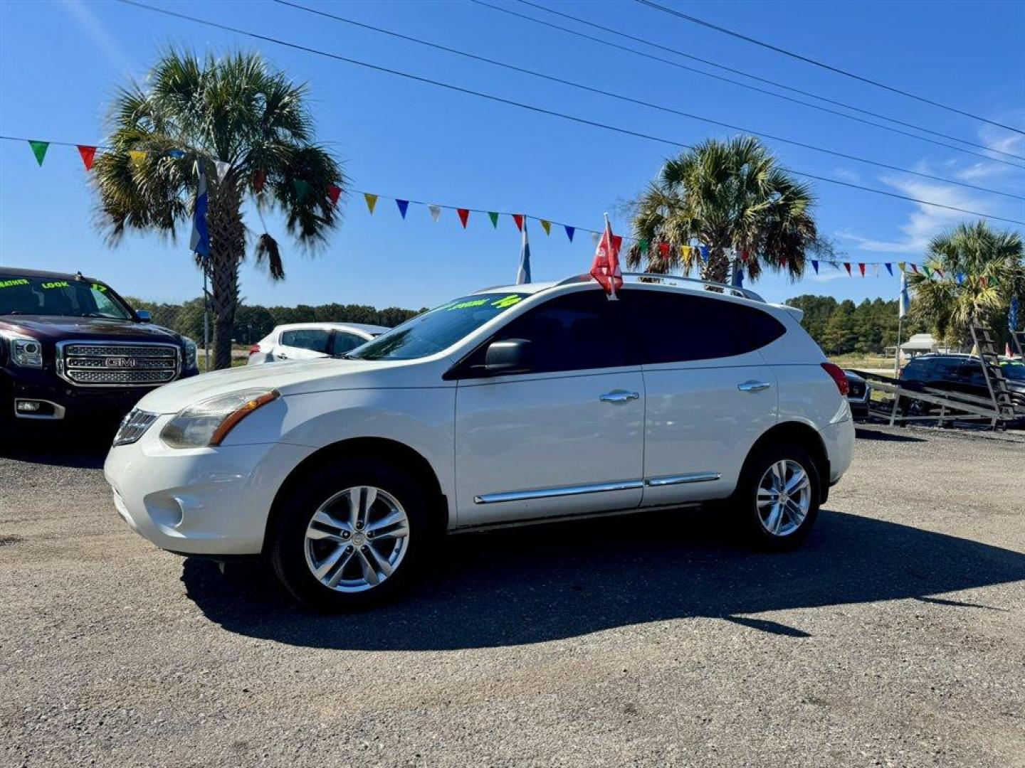 2014 White /Grey Nissan Rogue Select (JN8AS5MT5EW) with an 2.5l I-4 MPI Dohc 2.5l engine, Automatic transmission, located at 745 East Steele Rd., West Columbia, SC, 29170, (803) 755-9148, 33.927212, -81.148483 - Special Internet Price! 2014 Nissan Rogue Select - Photo#0