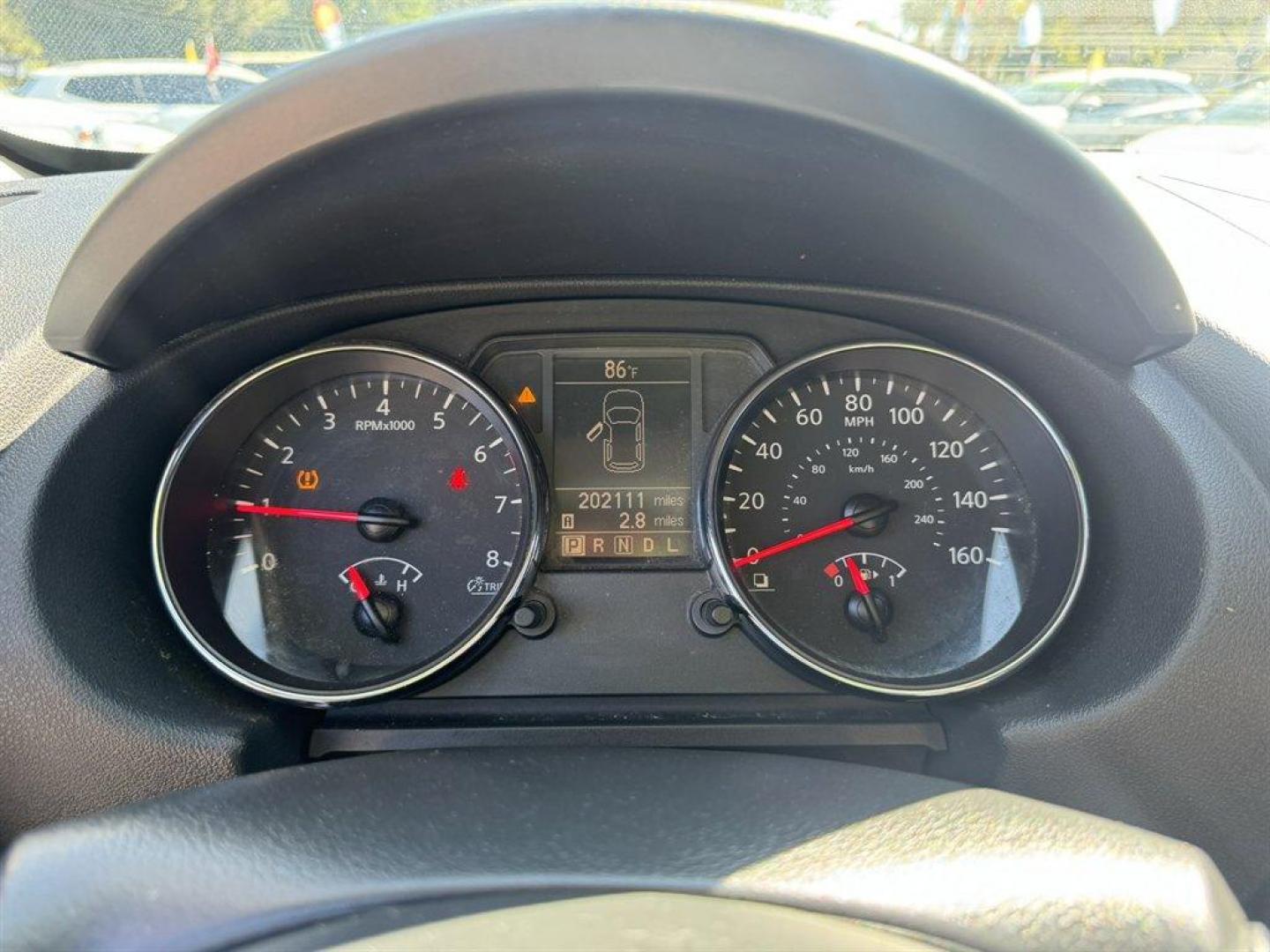 2014 White /Grey Nissan Rogue Select (JN8AS5MT5EW) with an 2.5l I-4 MPI Dohc 2.5l engine, Automatic transmission, located at 745 East Steele Rd., West Columbia, SC, 29170, (803) 755-9148, 33.927212, -81.148483 - Special Internet Price! 2014 Nissan Rogue Select - Photo#10