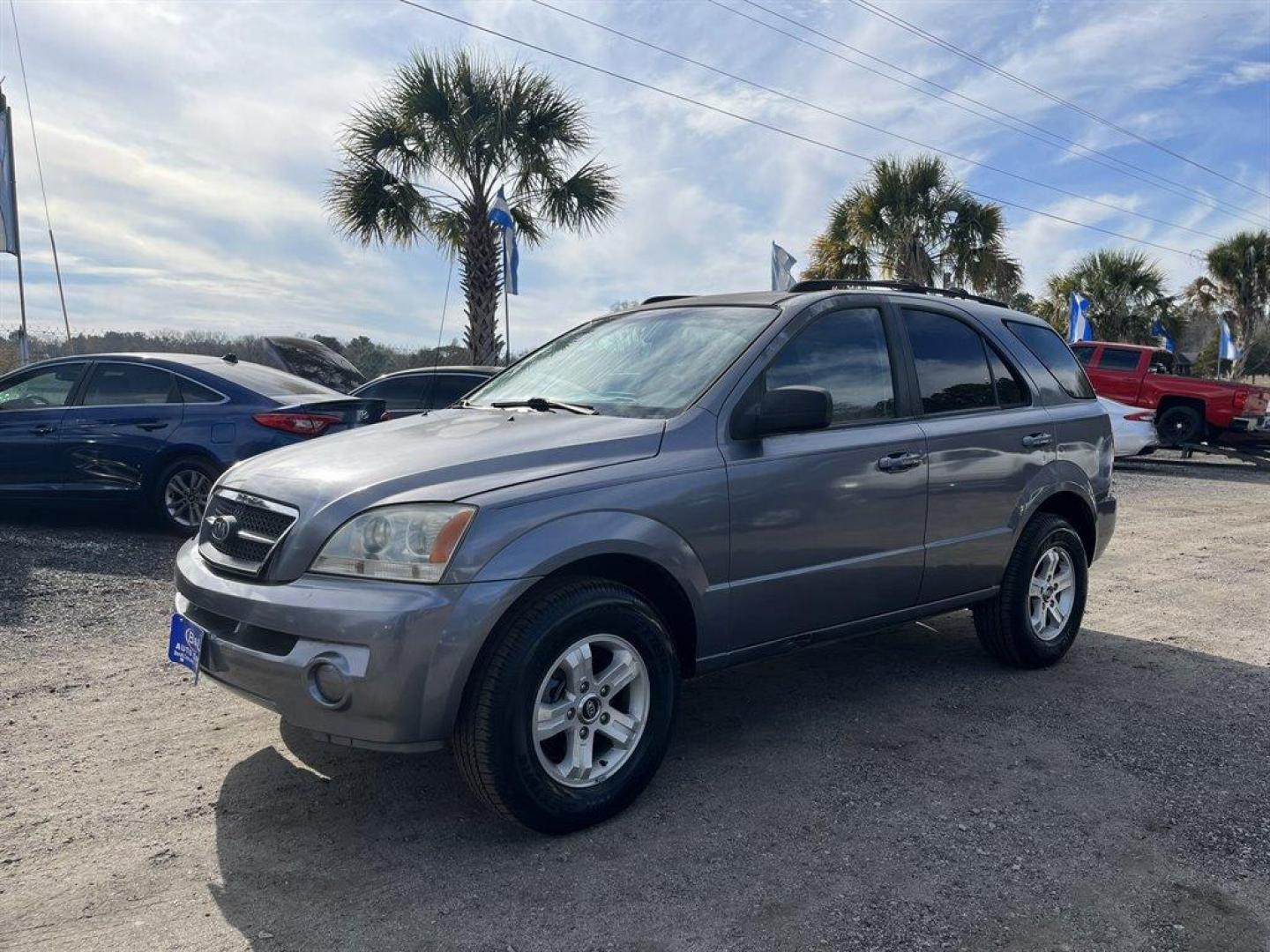 2005 Blue /Grey Kia Sorento EX 2WD (KNDJD733555) with an 3.5l V6 EFI 3.5l engine, Automatic transmission, located at 745 East Steele Rd., West Columbia, SC, 29170, (803) 755-9148, 33.927212, -81.148483 - Special Internet Price! 2005 Kia Sorento with AM/FM radio, Cruise control, Cloth interior, Powered windows, Powered door locks, Plus more! - Photo#0