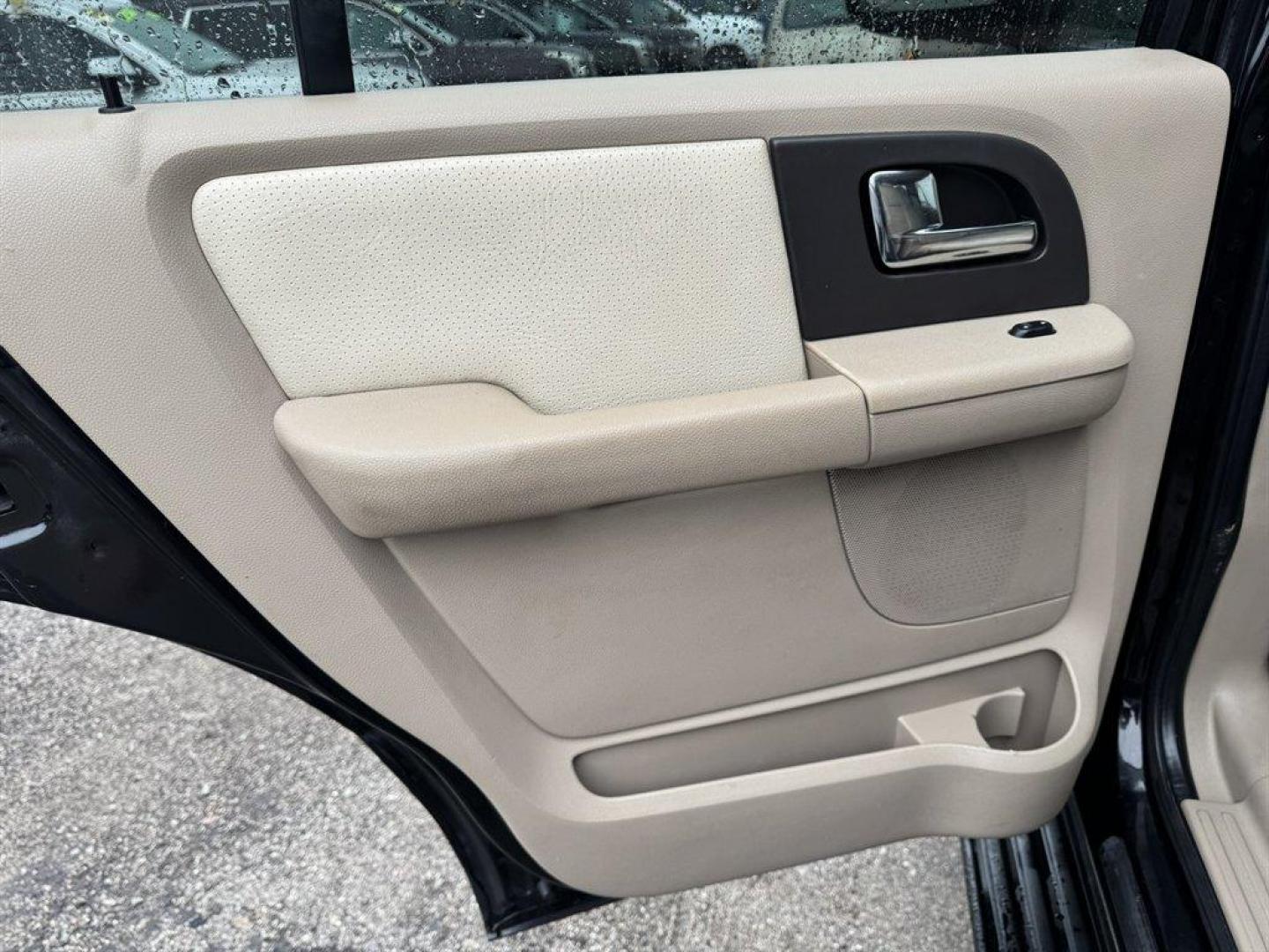 2003 Black /Tan Ford Expedition (1FMEU15W43L) with an 4.6l V8 EFI Sohc 4.6l engine, Automatic transmission, located at 745 East Steele Rd., West Columbia, SC, 29170, (803) 755-9148, 33.927212, -81.148483 - Special Internet Price! 2003 Ford Expedition XLT - Photo#16