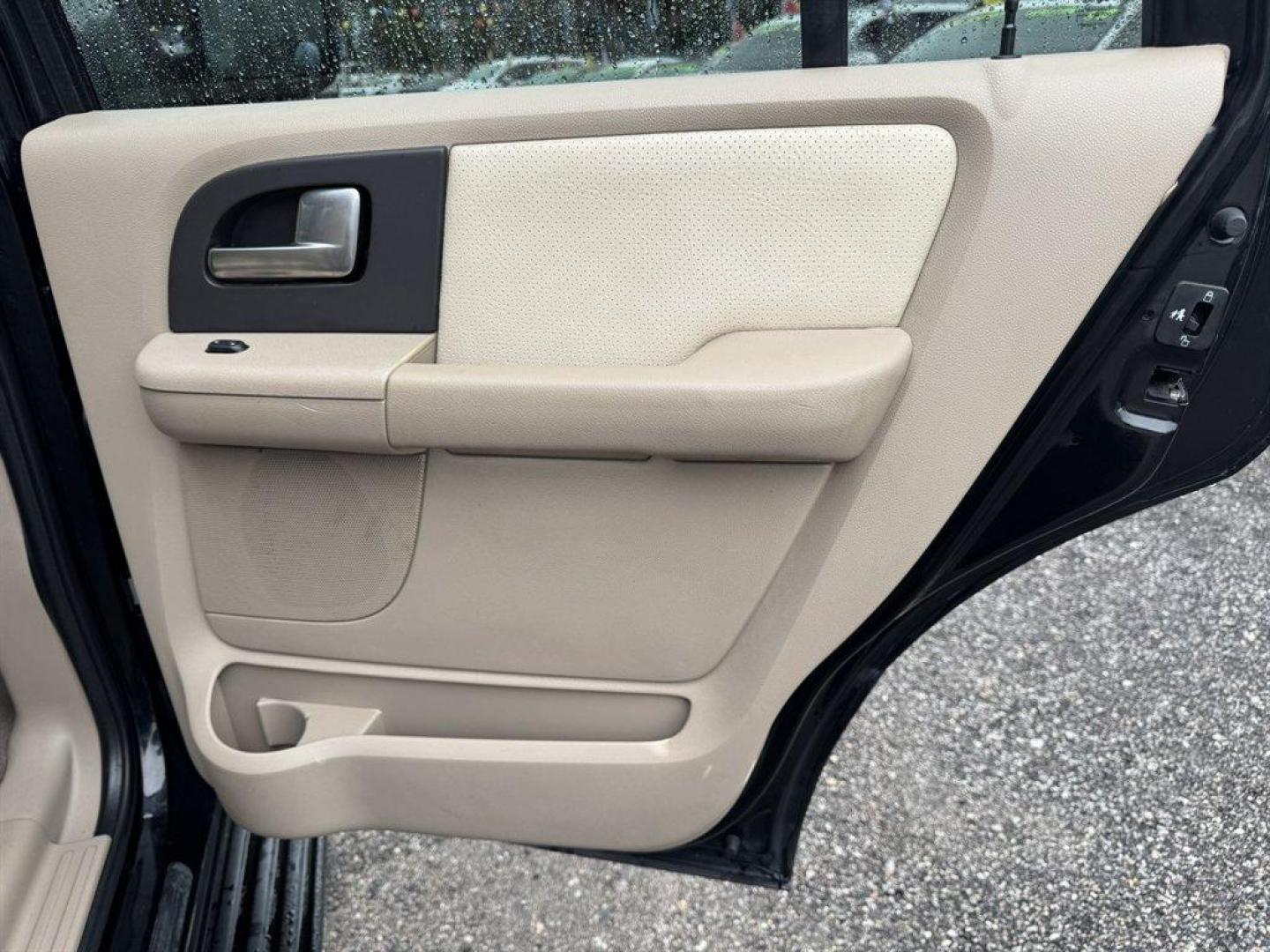 2003 Black /Tan Ford Expedition (1FMEU15W43L) with an 4.6l V8 EFI Sohc 4.6l engine, Automatic transmission, located at 745 East Steele Rd., West Columbia, SC, 29170, (803) 755-9148, 33.927212, -81.148483 - Special Internet Price! 2003 Ford Expedition XLT - Photo#20