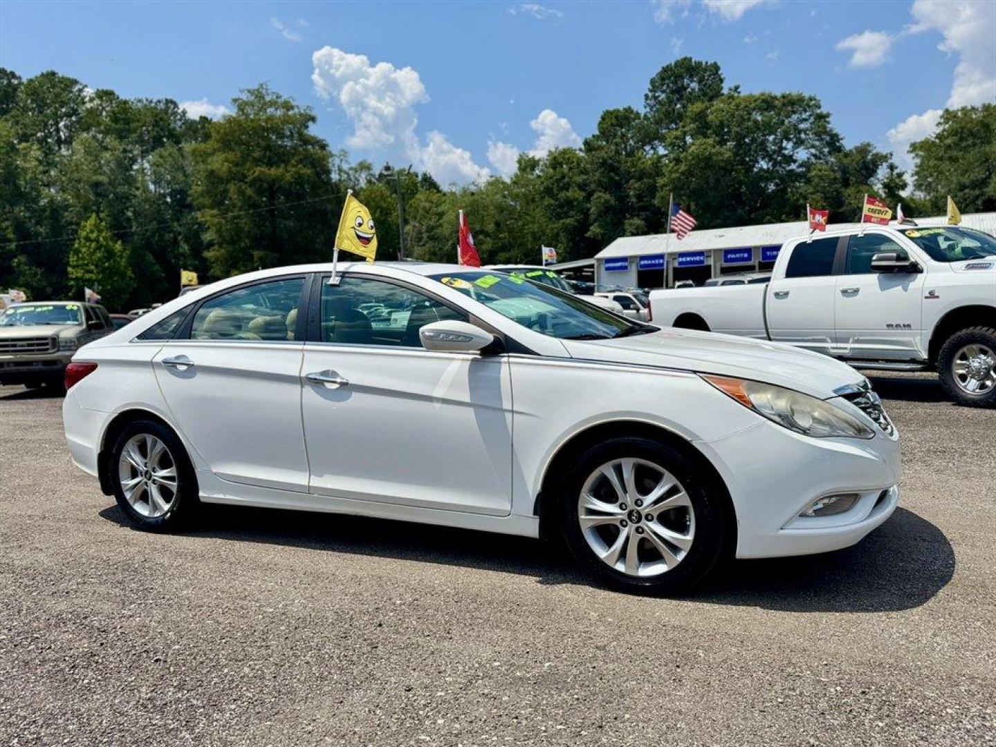 2013 White /Tan Hyundai Sonata Limited Auto (5NPEC4AC3DH) with an 2.4l I-4 DI Dohc 2.4l engine, Automatic transmission, located at 745 East Steele Rd., West Columbia, SC, 29170, (803) 755-9148, 33.927212, -81.148483 - Special Internet Price! 2013 Hyundai Sonata - Photo#2