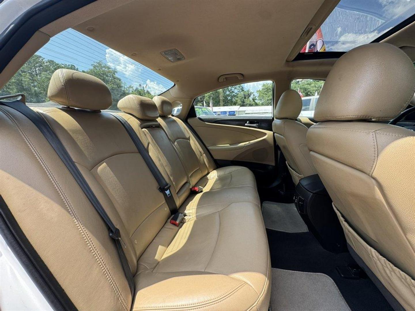 2013 White /Tan Hyundai Sonata Limited Auto (5NPEC4AC3DH) with an 2.4l I-4 DI Dohc 2.4l engine, Automatic transmission, located at 745 East Steele Rd., West Columbia, SC, 29170, (803) 755-9148, 33.927212, -81.148483 - Special Internet Price! 2013 Hyundai Sonata - Photo#26