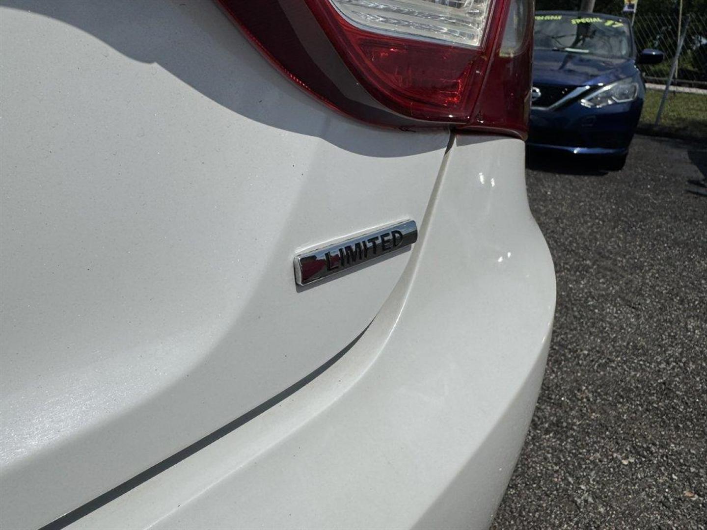 2013 White /Tan Hyundai Sonata Limited Auto (5NPEC4AC3DH) with an 2.4l I-4 DI Dohc 2.4l engine, Automatic transmission, located at 745 East Steele Rd., West Columbia, SC, 29170, (803) 755-9148, 33.927212, -81.148483 - Special Internet Price! 2013 Hyundai Sonata - Photo#29