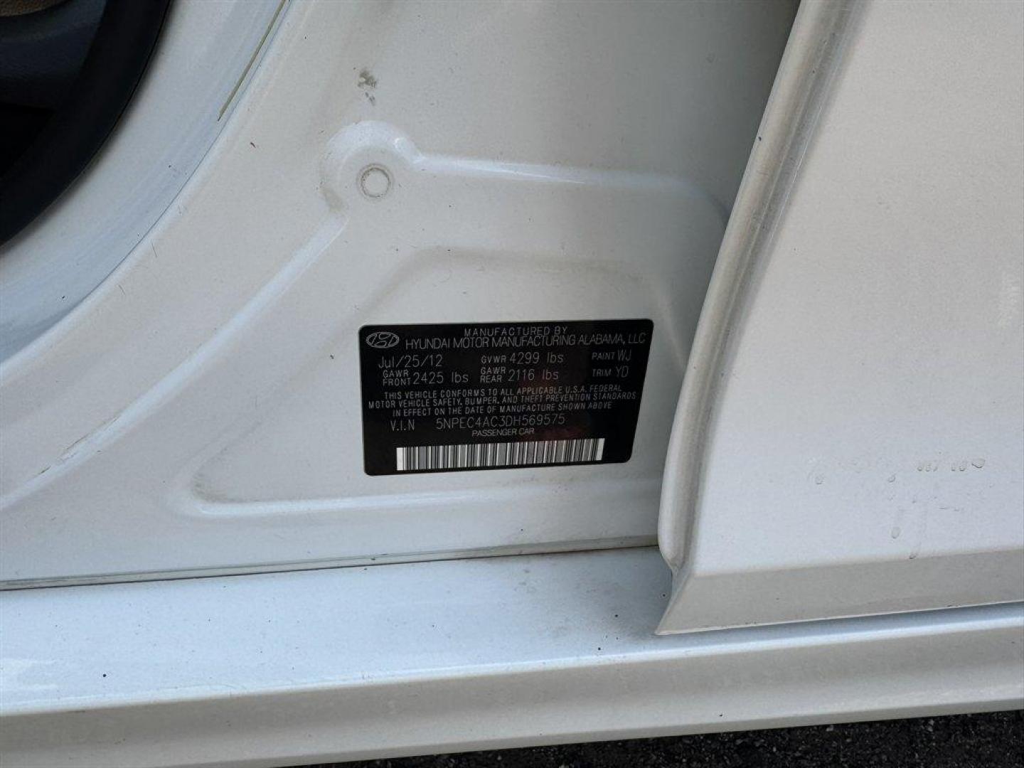 2013 White /Tan Hyundai Sonata Limited Auto (5NPEC4AC3DH) with an 2.4l I-4 DI Dohc 2.4l engine, Automatic transmission, located at 745 East Steele Rd., West Columbia, SC, 29170, (803) 755-9148, 33.927212, -81.148483 - Special Internet Price! 2013 Hyundai Sonata - Photo#34