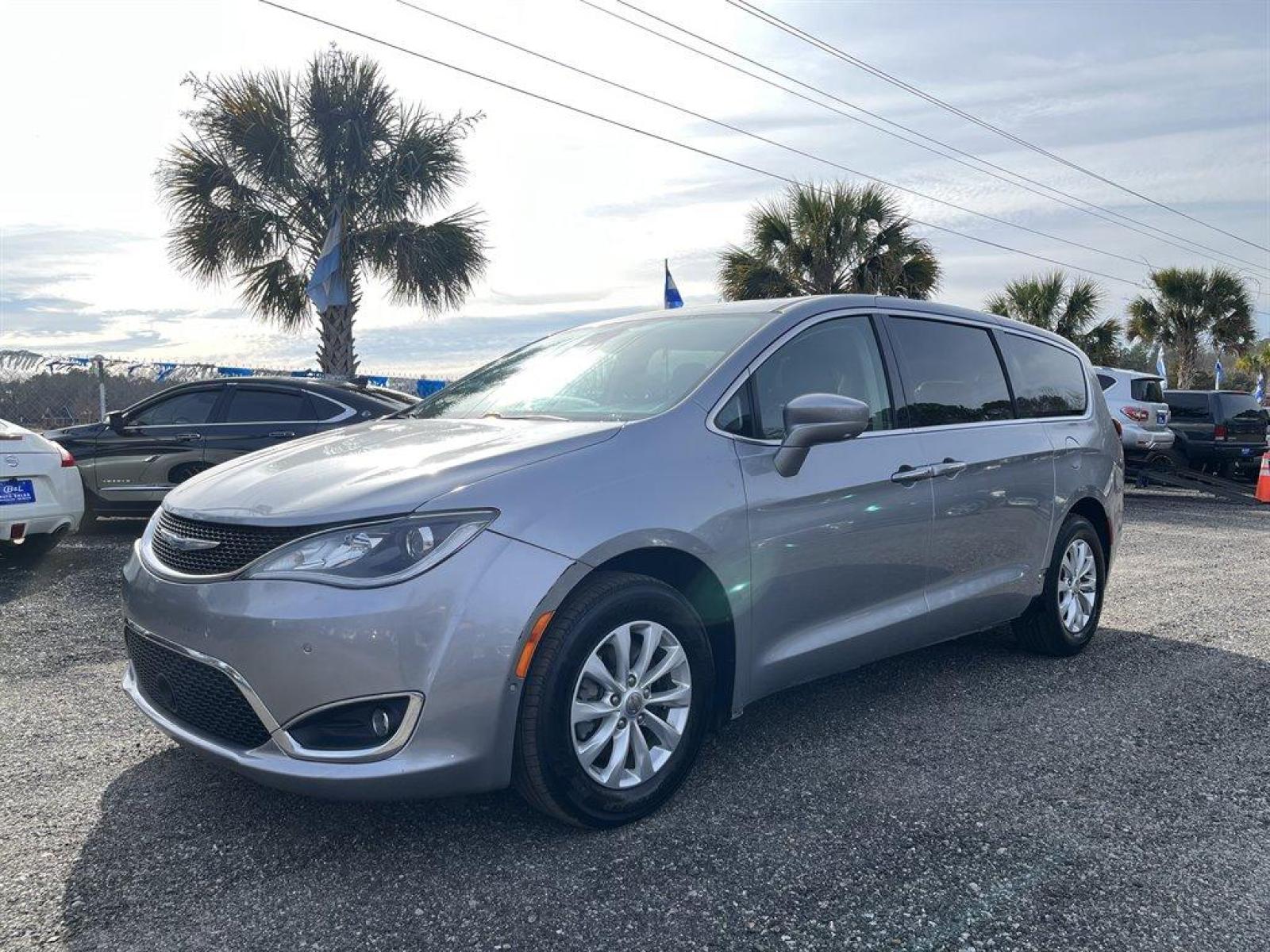 2019 Grey /Black Chrysler Pacifica (2C4RC1FG0KR) with an 3.6l V6 MPI Dohc 3.6l engine, Automatic transmission, located at 745 East Steele Rd., West Columbia, SC, 29170, (803) 755-9148, 33.927212, -81.148483 - Special Internet Price - 2019 Chrysler Pacifica with 3rd row seating, captain seats, bluetooth, navigation, powered windows, black cloth seating, plus more! - Photo #0