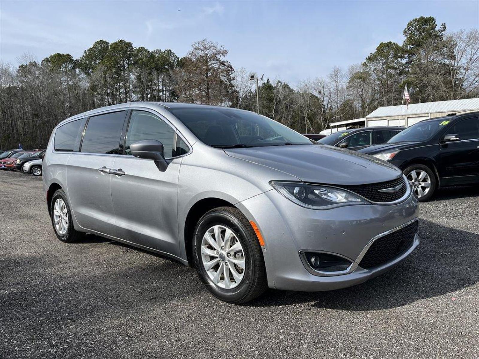 2019 Grey /Black Chrysler Pacifica (2C4RC1FG0KR) with an 3.6l V6 MPI Dohc 3.6l engine, Automatic transmission, located at 745 East Steele Rd., West Columbia, SC, 29170, (803) 755-9148, 33.927212, -81.148483 - Special Internet Price - 2019 Chrysler Pacifica with 3rd row seating, captain seats, bluetooth, navigation, powered windows, black cloth seating, plus more! - Photo #3