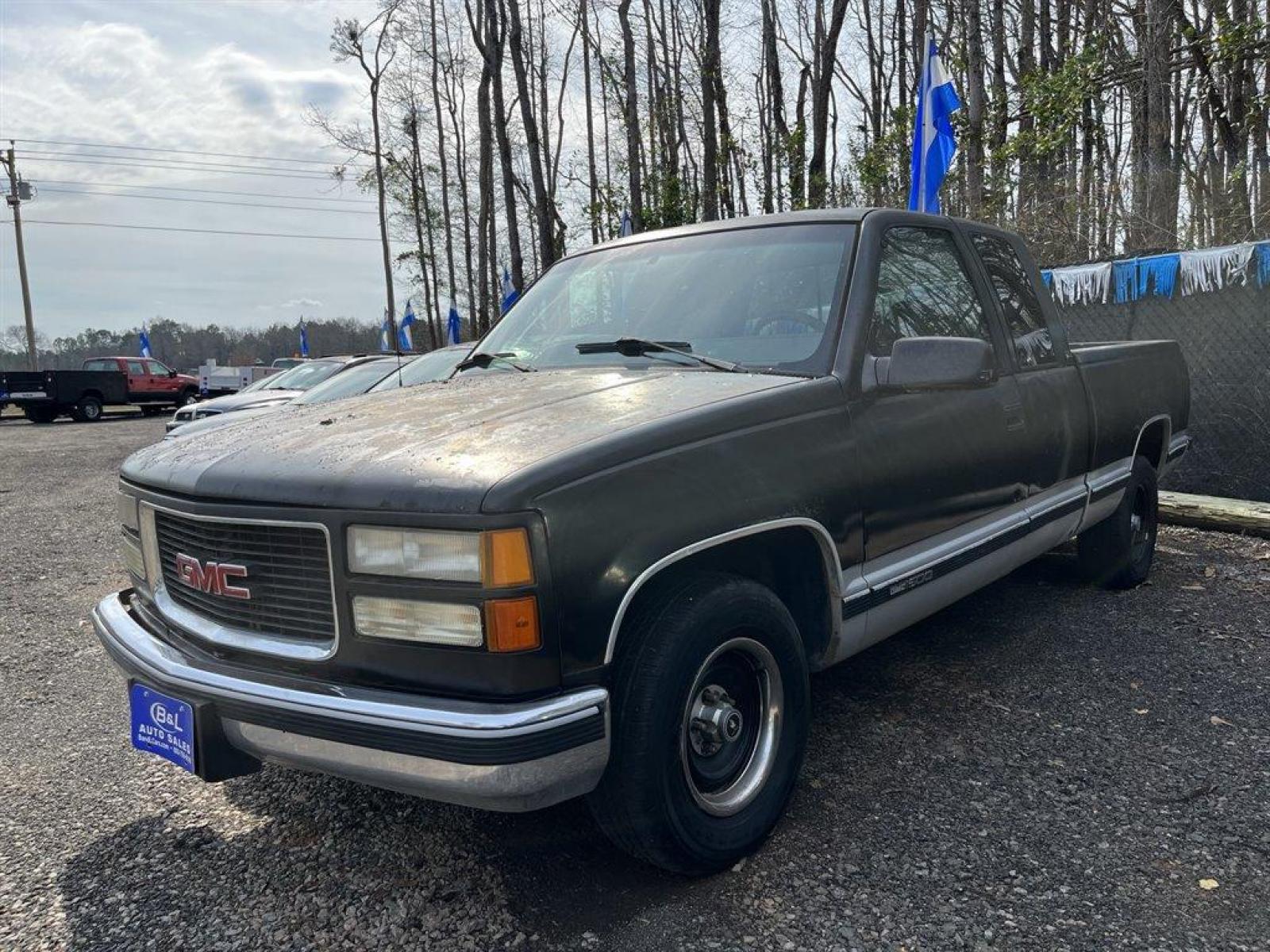1994 Black /Grey GMC C/K1500 (2GTEC19K9R1) with an 5.7l V8 TBI LPG/GAS 5.7l engine, Automatic transmission, located at 745 East Steele Rd., West Columbia, SC, 29170, (803) 755-9148, 33.927212, -81.148483 - CASH CAR! AS IS, AS IS, AS IS!! - Photo #0