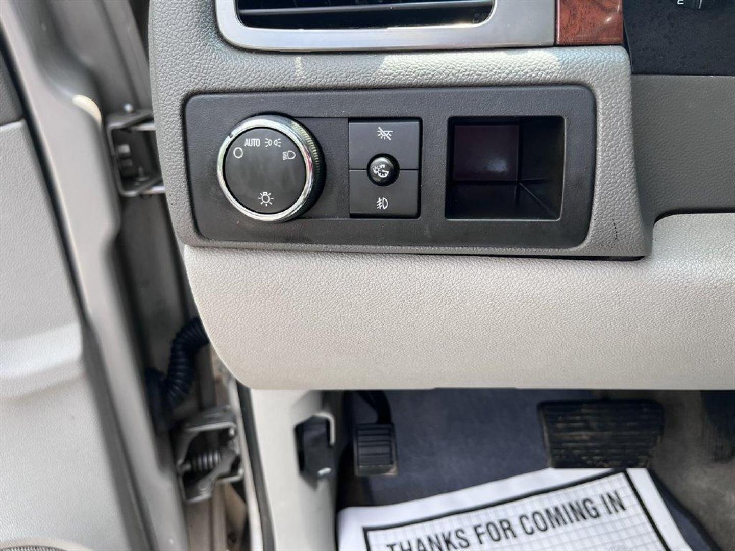 2007 Silver /Tan Chevrolet Tahoe (1GNFC13097J) with an 5.3l V8 SFI Flex 5.3l engine, Automatic transmission, located at 745 East Steele Rd., West Columbia, SC, 29170, (803) 755-9148, 33.927212, -81.148483 - Special Internet Price! 2007 Chevrolet Tahoe LT with AM/FM radio, Cruise control, Automatic air conditioning, Leather interior, Powered windows, Powered door locks, Plus more! - Photo#10