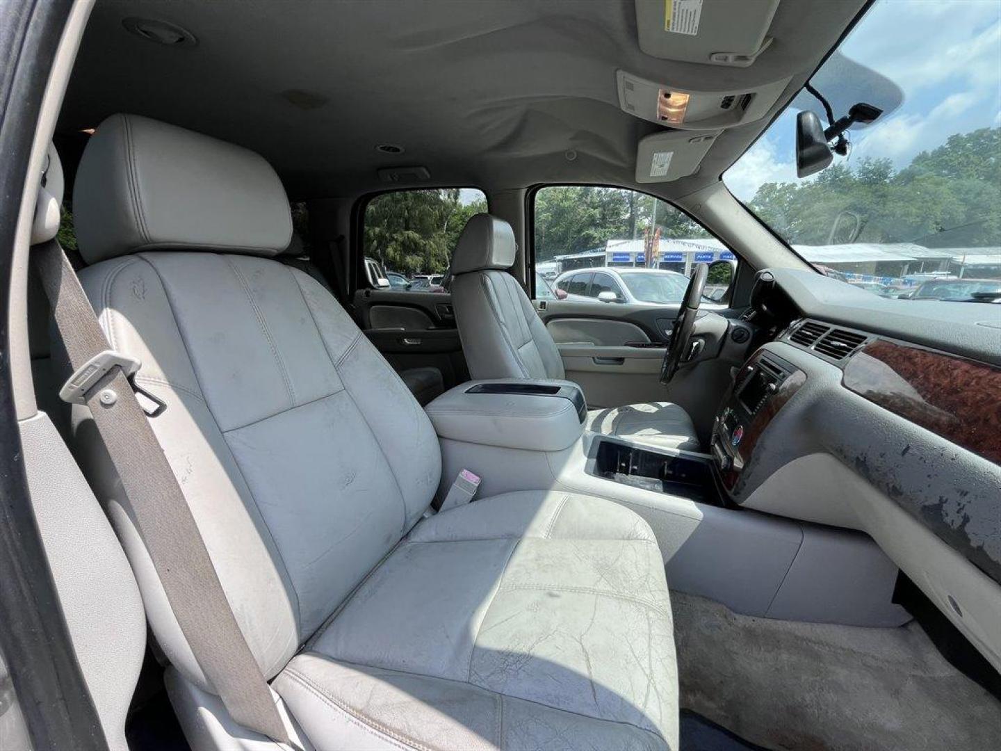 2007 Silver /Tan Chevrolet Tahoe (1GNFC13097J) with an 5.3l V8 SFI Flex 5.3l engine, Automatic transmission, located at 745 East Steele Rd., West Columbia, SC, 29170, (803) 755-9148, 33.927212, -81.148483 - Special Internet Price! 2007 Chevrolet Tahoe LT with AM/FM radio, Cruise control, Automatic air conditioning, Leather interior, Powered windows, Powered door locks, Plus more! - Photo#18