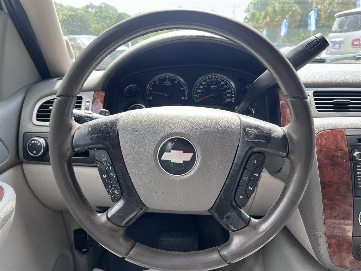 2007 Silver /Tan Chevrolet Tahoe (1GNFC13097J) with an 5.3l V8 SFI Flex 5.3l engine, Automatic transmission, located at 745 East Steele Rd., West Columbia, SC, 29170, (803) 755-9148, 33.927212, -81.148483 - Special Internet Price! 2007 Chevrolet Tahoe LT with AM/FM radio, Cruise control, Automatic air conditioning, Leather interior, Powered windows, Powered door locks, Plus more! - Photo#5