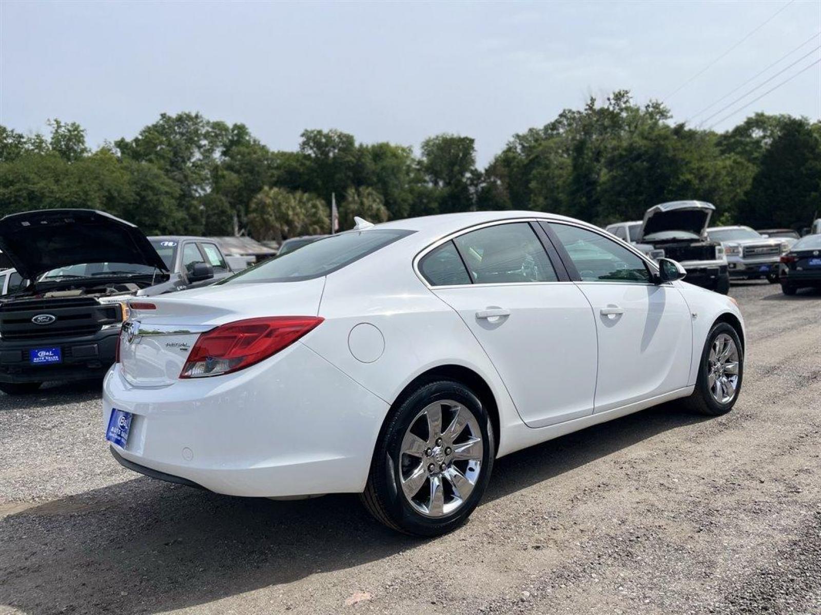 2011 White /Tan Buick Regal CXL - 1XL (W04GN5EC7B1) with an 2.4l I-4 Sidi Dohc 2.4l engine, Automatic transmission, located at 745 East Steele Rd., West Columbia, SC, 29170, (803) 755-9148, 33.927212, -81.148483 - Special Internet Price! 2011 Buick Regal CXL with leather and heated front seats, XM Satellite Radio, USB port, MP3 auxiliary jack, Bluetooth for phone and OnStar. - Photo #2