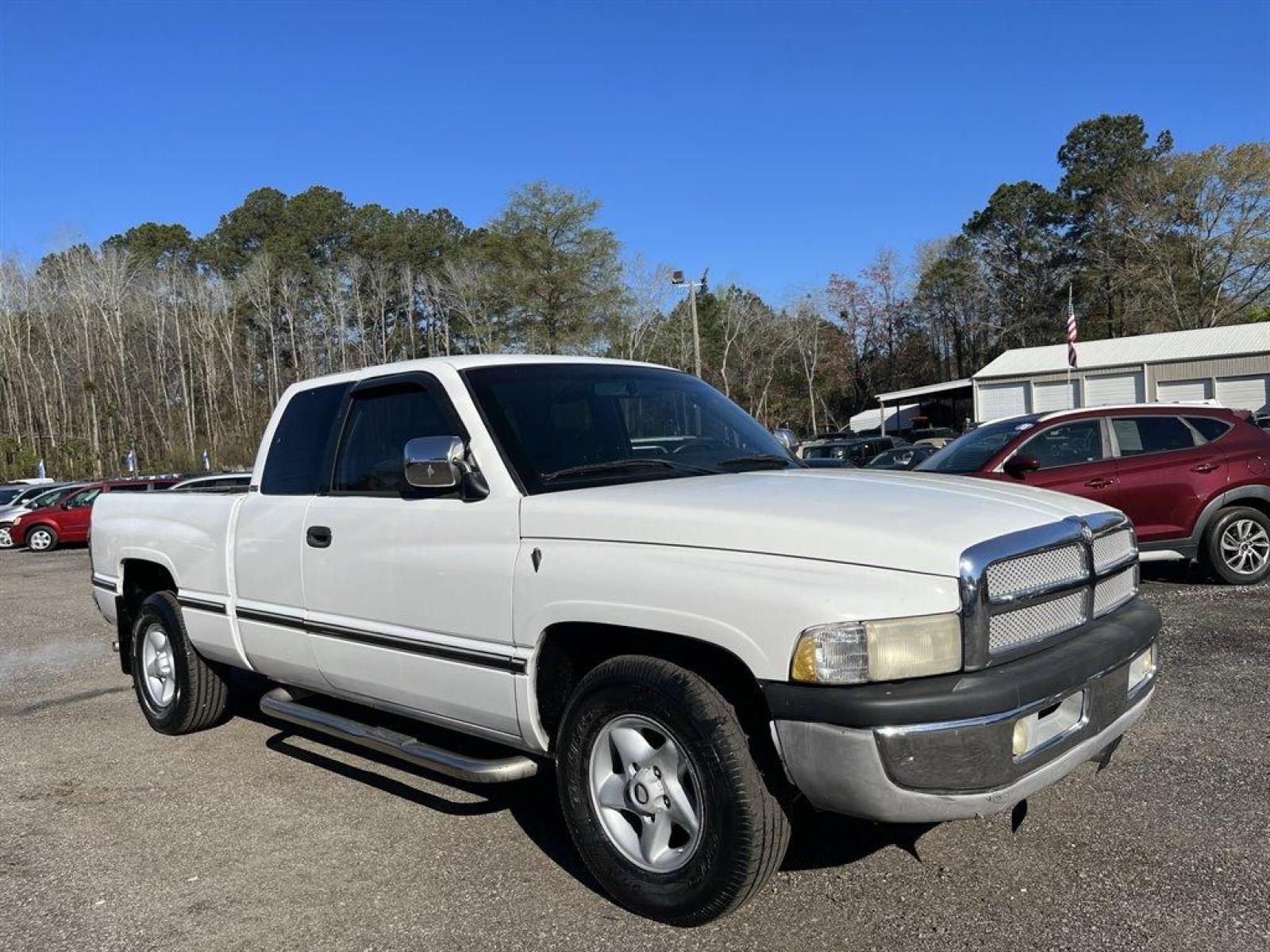 1997 White /Grey Dodge RAM 1500 (3B7HC13Z0VG) with an 5.9l V8 MPI 5.9l engine, Automatic transmission, located at 745 East Steele Rd., West Columbia, SC, 29170, (803) 755-9148, 33.927212, -81.148483 - Photo #3