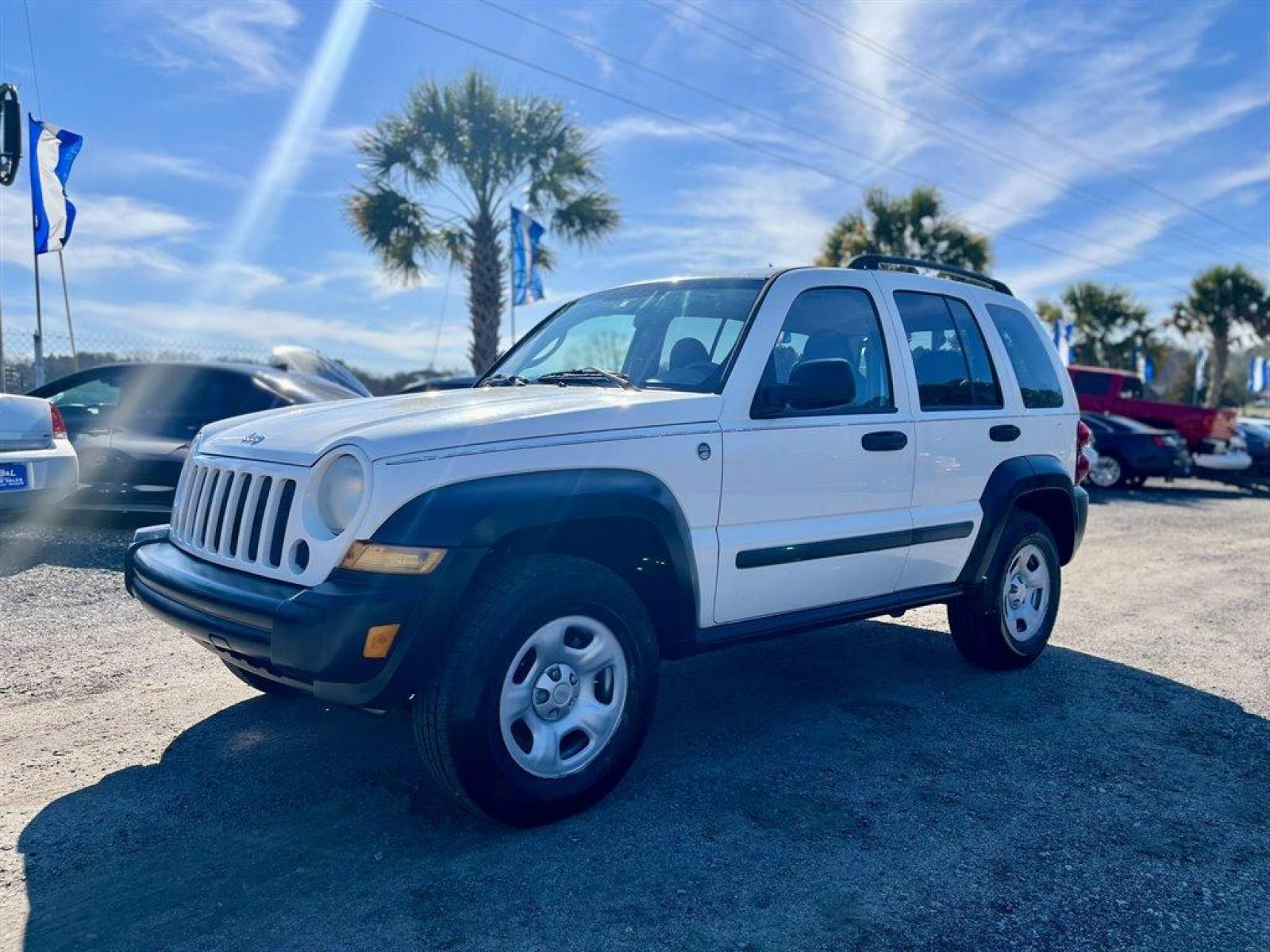 2007 White /Grey Jeep Liberty Sport 4WD (1J4GL48K17W) with an 3.7l V6 MPI 3.7l engine, Automatic transmission, located at 745 East Steele Rd., West Columbia, SC, 29170, (803) 755-9148, 33.927212, -81.148483 - 2007 Jeep Liberty- CASH SALE- AS IS, AS IS, AS IS! - Photo #0