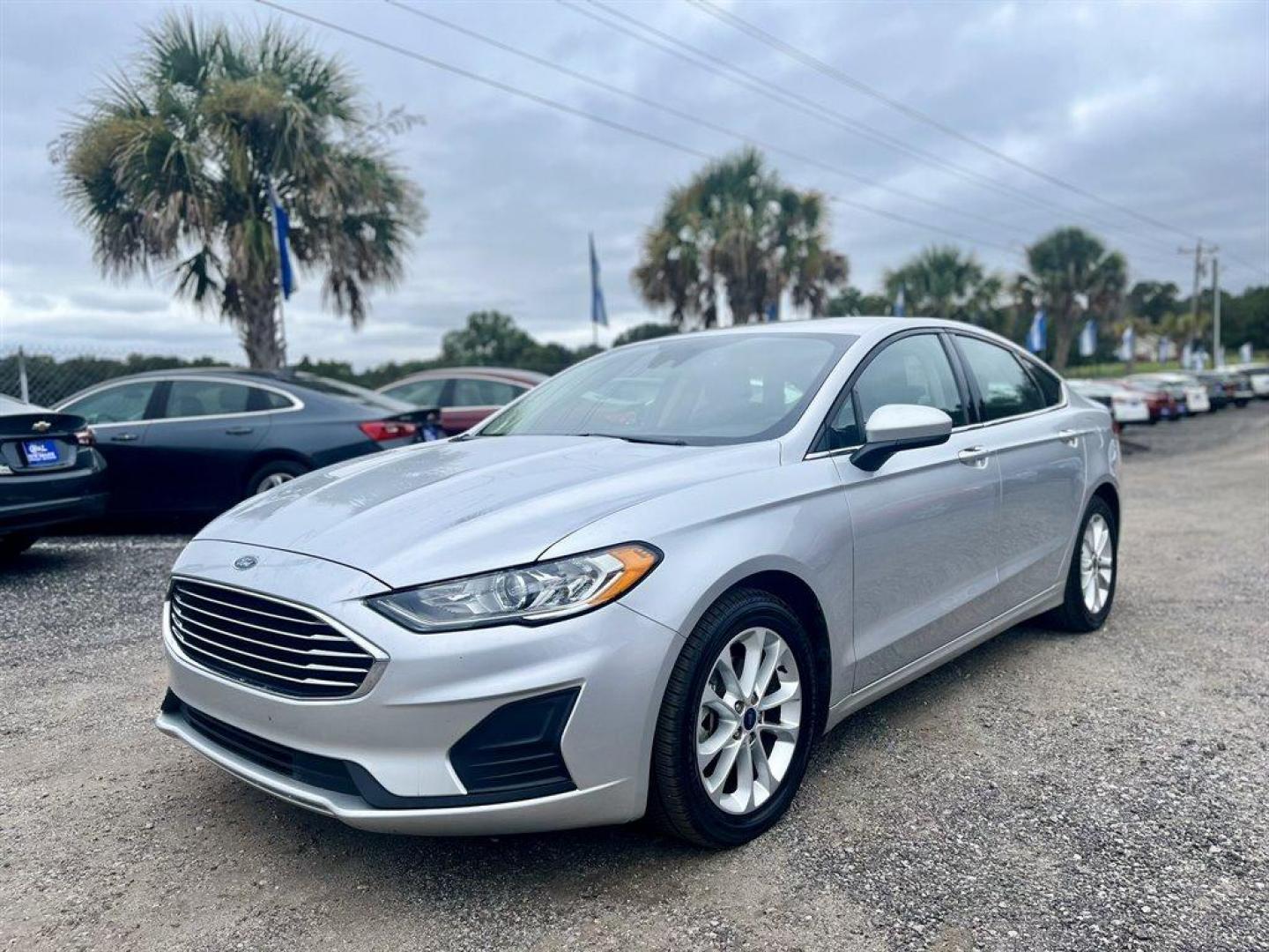 2019 Silver /Black Ford Fusion (3FA6P0HDXKR) with an 1.5l I-4 DI Dohc Ecoboost engine, Automatic transmission, located at 745 East Steele Rd., West Columbia, SC, 29170, (803) 755-9148, 33.927212, -81.148483 - Special Internet Price! 2019 Ford Fusion SE with Bluetooth, SiriusXM Radio, AM/FM/MP3 Stereo, 8 center LCD capacitive touch-screen, Backup camera, Cruise control with steering wheel controls, Cloth front bucket seats, Front powered seats, Proximity Key For Push Button Start, Remote Keyless Entry, Du - Photo#0