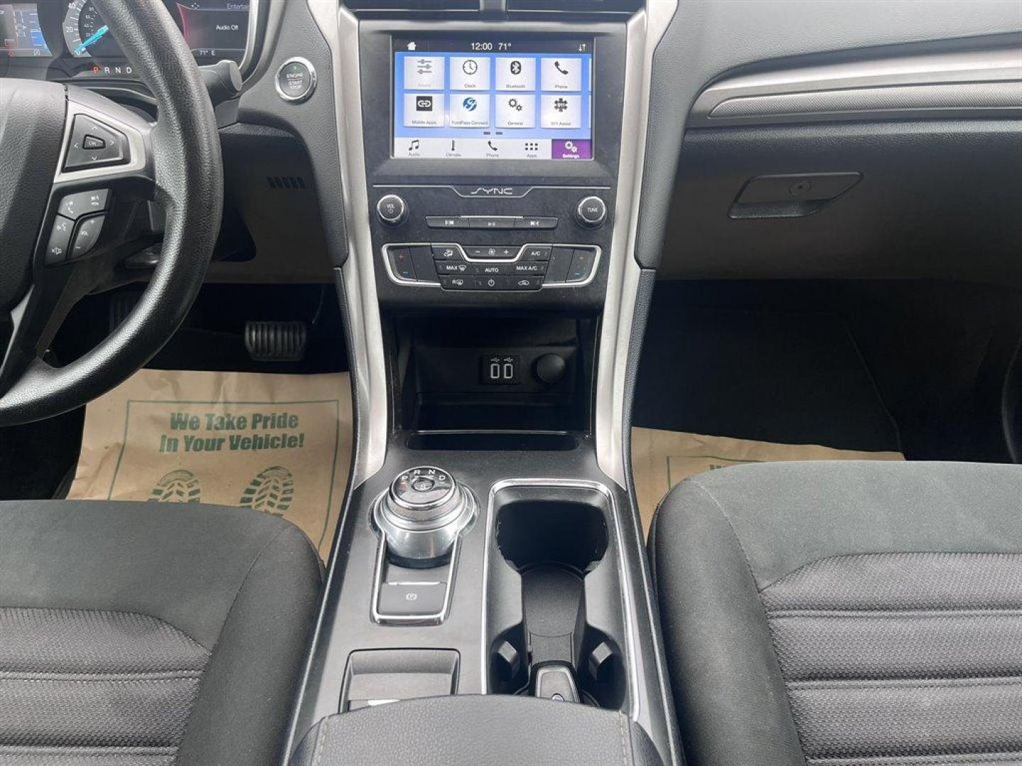 2019 Silver /Black Ford Fusion (3FA6P0HDXKR) with an 1.5l I-4 DI Dohc Ecoboost engine, Automatic transmission, located at 745 East Steele Rd., West Columbia, SC, 29170, (803) 755-9148, 33.927212, -81.148483 - Special Internet Price! 2019 Ford Fusion SE with Bluetooth, SiriusXM Radio, AM/FM/MP3 Stereo, 8 center LCD capacitive touch-screen, Backup camera, Cruise control with steering wheel controls, Cloth front bucket seats, Front powered seats, Proximity Key For Push Button Start, Remote Keyless Entry, Du - Photo#9