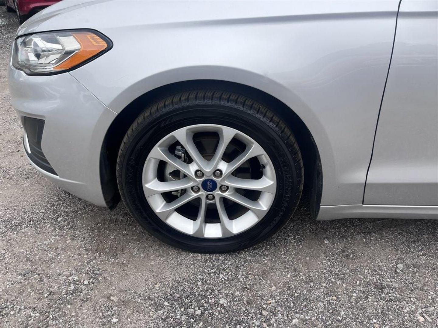 2019 Silver /Black Ford Fusion (3FA6P0HDXKR) with an 1.5l I-4 DI Dohc Ecoboost engine, Automatic transmission, located at 745 East Steele Rd., West Columbia, SC, 29170, (803) 755-9148, 33.927212, -81.148483 - Special Internet Price! 2019 Ford Fusion SE with Bluetooth, SiriusXM Radio, AM/FM/MP3 Stereo, 8 center LCD capacitive touch-screen, Backup camera, Cruise control with steering wheel controls, Cloth front bucket seats, Front powered seats, Proximity Key For Push Button Start, Remote Keyless Entry, Du - Photo#34