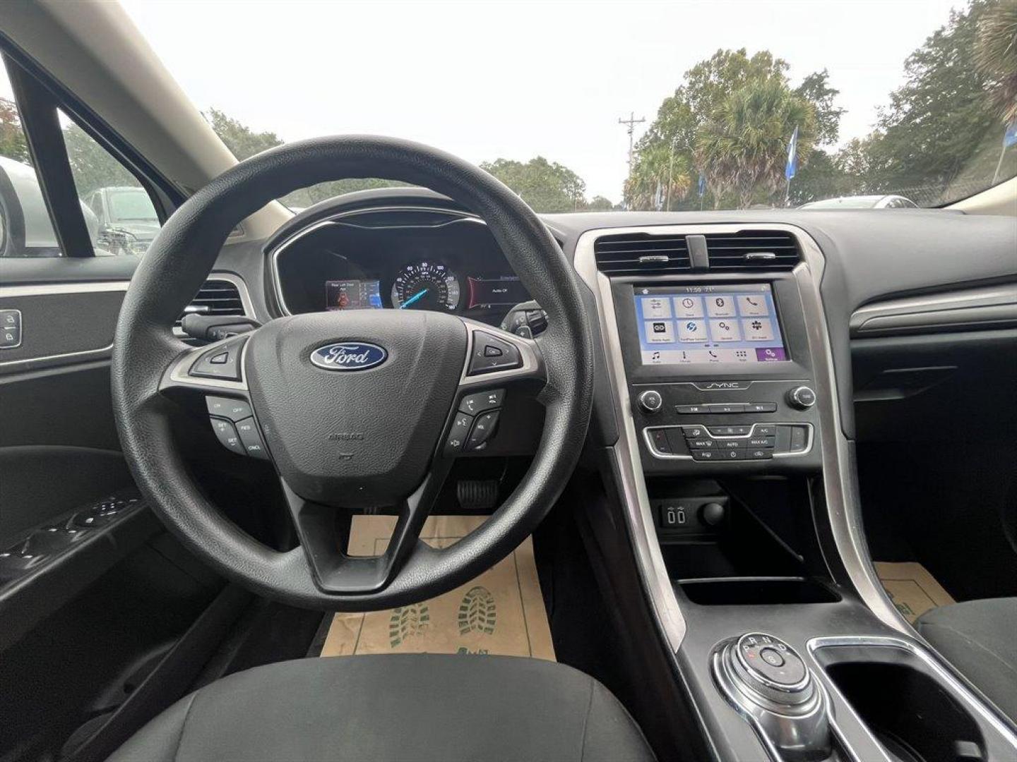 2019 Silver /Black Ford Fusion (3FA6P0HDXKR) with an 1.5l I-4 DI Dohc Ecoboost engine, Automatic transmission, located at 745 East Steele Rd., West Columbia, SC, 29170, (803) 755-9148, 33.927212, -81.148483 - Special Internet Price! 2019 Ford Fusion SE with Bluetooth, SiriusXM Radio, AM/FM/MP3 Stereo, 8 center LCD capacitive touch-screen, Backup camera, Cruise control with steering wheel controls, Cloth front bucket seats, Front powered seats, Proximity Key For Push Button Start, Remote Keyless Entry, Du - Photo#4