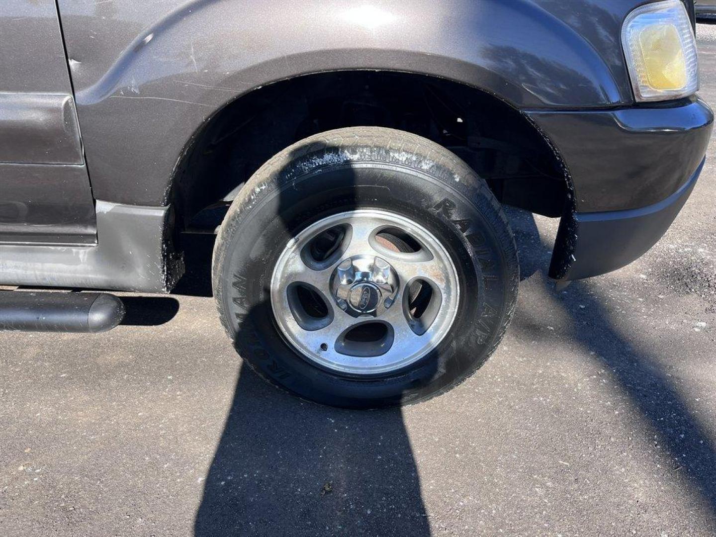 2005 Grey /Tan Ford Explorer Sport Trac (1FMZU67K65U) with an 4.0l V6 EFI Sohc 4.0l engine, Automatic transmission, located at 745 East Steele Rd., West Columbia, SC, 29170, (803) 755-9148, 33.927212, -81.148483 - Special Internet Price! 2005 Ford Explorer Sport Trac with AM/FM radio, Manual air conditioning, Leather interior, Powered windows, Powered door locks, Plus more! - Photo#25