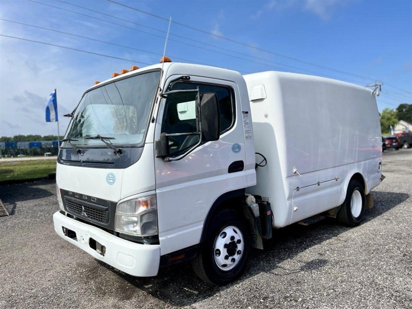 2010 White /Grey Mitsubishi Fuso (JL6BBD1S5AK) with an 4.9l Turbo Diesel 299 CID engine, Automatic transmission, located at 745 East Steele Rd., West Columbia, SC, 29170, (803) 755-9148, 33.927212, -81.148483 - Special Internet Price! 2010 Mitsubishi FUSO *********HUGE PRICE CUT TO MOVE********** - Photo#0