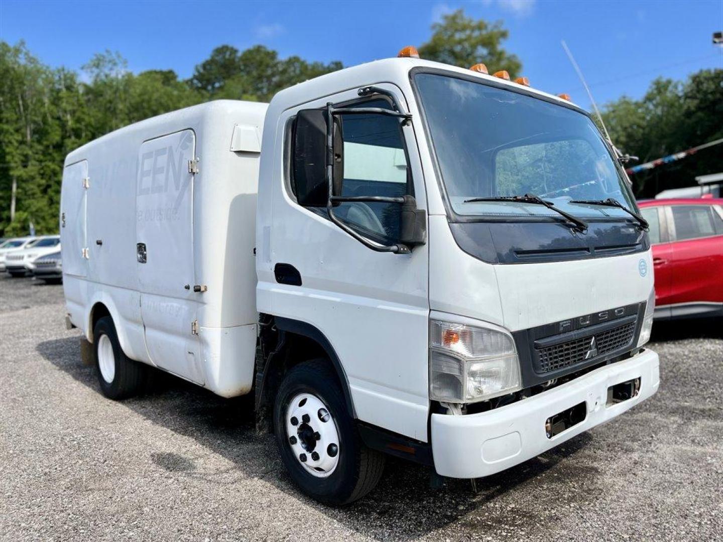 2010 White /Grey Mitsubishi Fuso (JL6BBD1S5AK) with an 4.9l Turbo Diesel 299 CID engine, Automatic transmission, located at 745 East Steele Rd., West Columbia, SC, 29170, (803) 755-9148, 33.927212, -81.148483 - Special Internet Price! 2010 Mitsubishi FUSO *********HUGE PRICE CUT TO MOVE********** - Photo#3