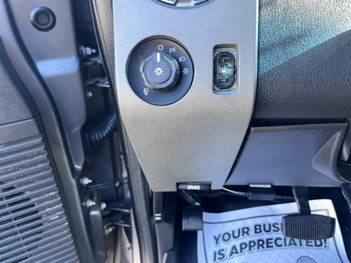 2012 Grey /Black Ford F250sd (1FT7W2BTXCE) with an 6.7l V8 DI OHC Tdsl 6.7l engine, Automatic transmission, located at 745 East Steele Rd., West Columbia, SC, 29170, (803) 755-9148, 33.927212, -81.148483 - Special Internet Price! 2012 Ford F250SD with Bluetooth, AM/FM stereo radio, Backup Camera, Sunroof, Air conditioning, Keyless entry, Powered running boards, Leather interior, Tailgate step, Powered driver seat, Powered windows, Powered door locks, Plus more! - Photo#17