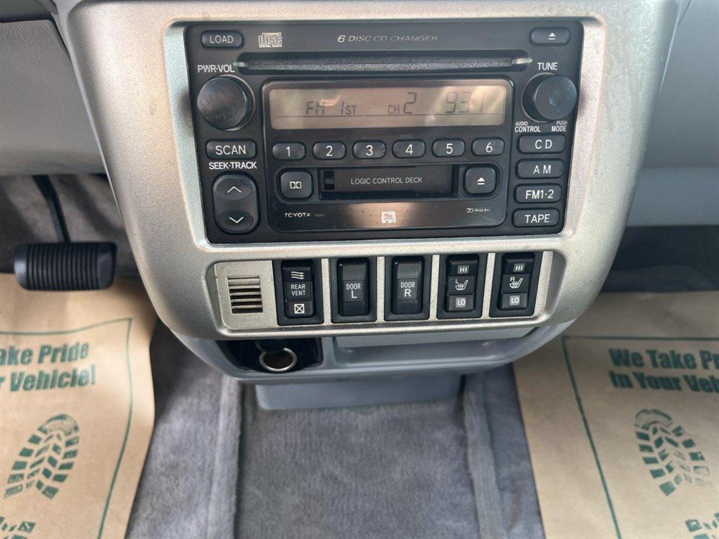 2002 Silver /Grey Toyota Sienna (4T3ZF13C82U) with an 3.0l V6 MPI Dohc 3.0l engine, Automatic transmission, located at 745 East Steele Rd., West Columbia, SC, 29170, (803) 755-9148, 33.927212, -81.148483 - Special Internet Price! BUY HERE, PAY HERE - $680 DOWN PAYMENT! 2002 Toyota Sienna With Leather Interior, 3rd Row Seating, Cruise Control, Sunroof, Dual sliding doors, Roof rack, JBL premium AM/FM stereo w/cassette/compact disc, 8 speakers, Plus More! - Photo#9