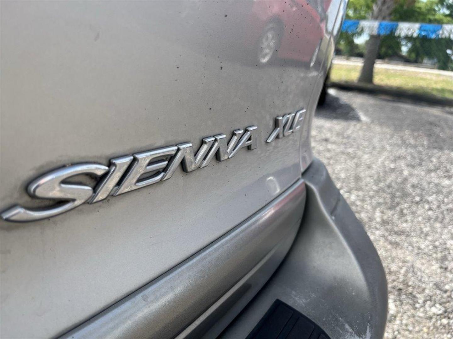 2002 Silver /Grey Toyota Sienna (4T3ZF13C82U) with an 3.0l V6 MPI Dohc 3.0l engine, Automatic transmission, located at 745 East Steele Rd., West Columbia, SC, 29170, (803) 755-9148, 33.927212, -81.148483 - Special Internet Price! BUY HERE, PAY HERE - $680 DOWN PAYMENT! 2002 Toyota Sienna With Leather Interior, 3rd Row Seating, Cruise Control, Sunroof, Dual sliding doors, Roof rack, JBL premium AM/FM stereo w/cassette/compact disc, 8 speakers, Plus More! - Photo#23