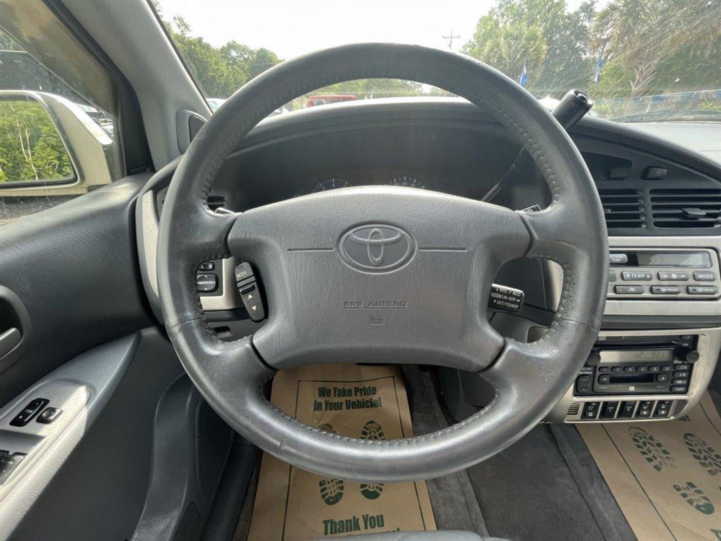 2002 Silver /Grey Toyota Sienna (4T3ZF13C82U) with an 3.0l V6 MPI Dohc 3.0l engine, Automatic transmission, located at 745 East Steele Rd., West Columbia, SC, 29170, (803) 755-9148, 33.927212, -81.148483 - Special Internet Price! BUY HERE, PAY HERE - $680 DOWN PAYMENT! 2002 Toyota Sienna With Leather Interior, 3rd Row Seating, Cruise Control, Sunroof, Dual sliding doors, Roof rack, JBL premium AM/FM stereo w/cassette/compact disc, 8 speakers, Plus More! - Photo#5