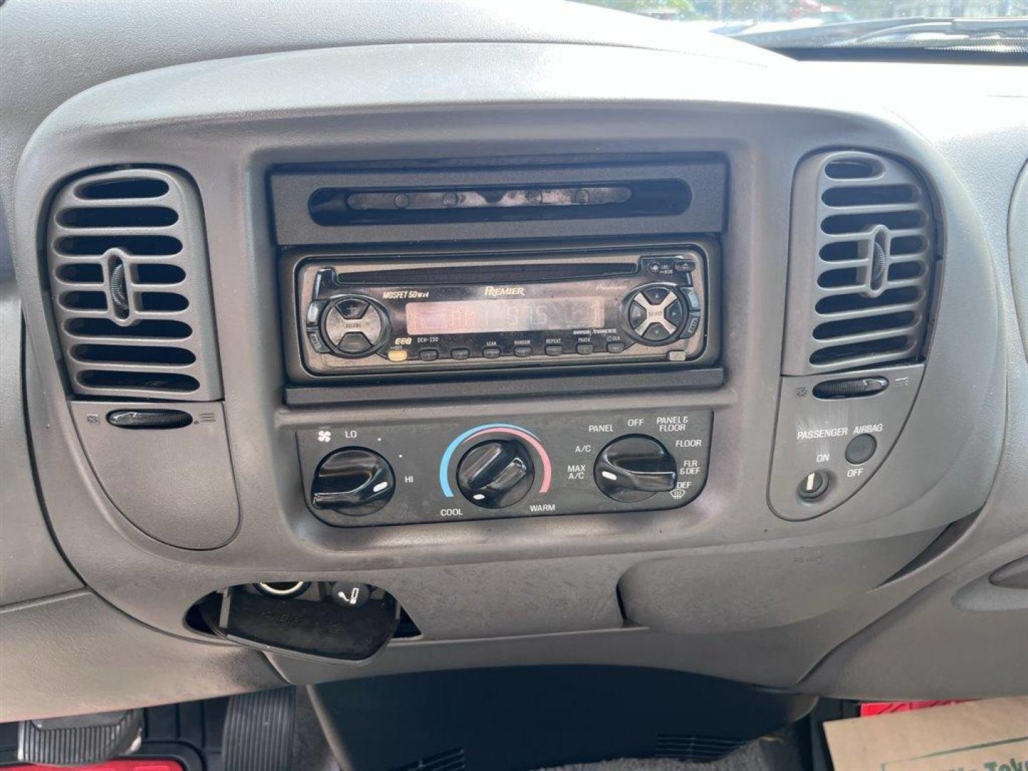 2000 Red /Grey Ford F150 (1FTRX17W0YN) with an 4.6l V8 EFI Sohc 4.6l engine, Automatic transmission, located at 745 East Steele Rd., West Columbia, SC, 29170, (803) 755-9148, 33.927212, -81.148483 - Special Internet Price! 2000 Ford F150 XLT with Electronic AM/FM stereo radio, Cruise control, Cloth interior, Powered door locks, Powered windows, Seats up to 6, Truck bed cap, Plus more! - Photo#10