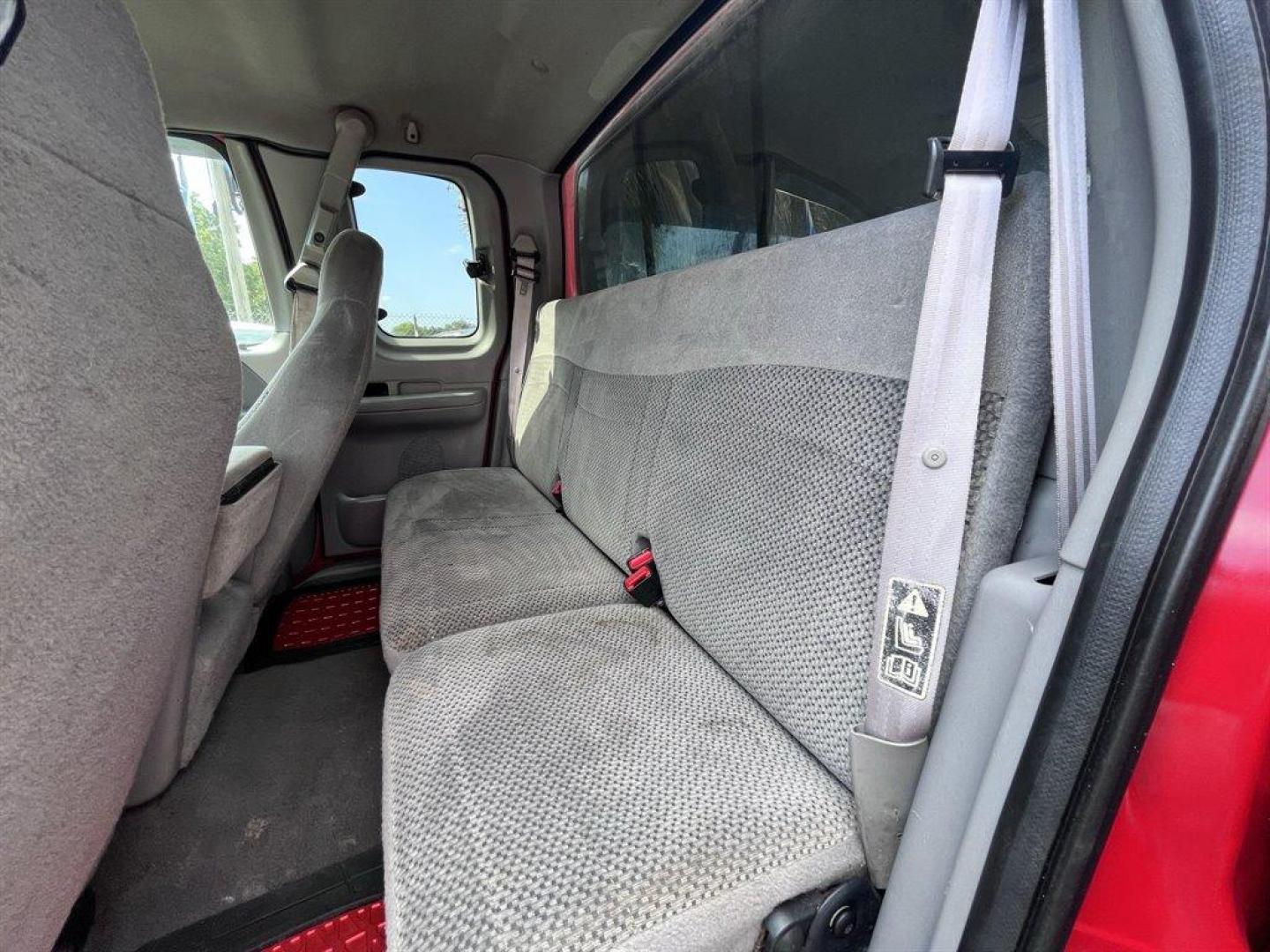 2000 Red /Grey Ford F150 (1FTRX17W0YN) with an 4.6l V8 EFI Sohc 4.6l engine, Automatic transmission, located at 745 East Steele Rd., West Columbia, SC, 29170, (803) 755-9148, 33.927212, -81.148483 - Special Internet Price! 2000 Ford F150 XLT with Electronic AM/FM stereo radio, Cruise control, Cloth interior, Powered door locks, Powered windows, Seats up to 6, Truck bed cap, Plus more! - Photo#17