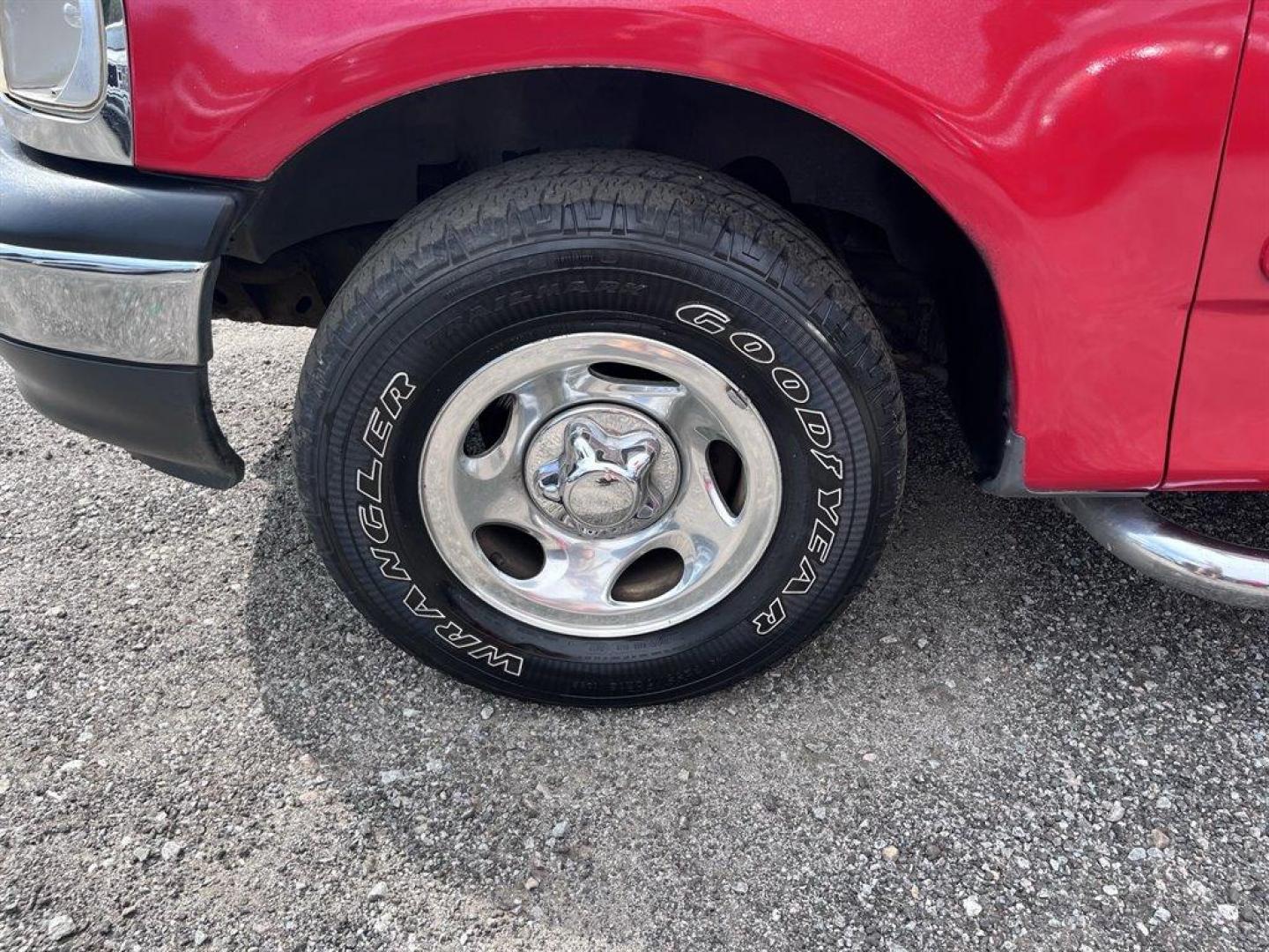 2000 Red /Grey Ford F150 (1FTRX17W0YN) with an 4.6l V8 EFI Sohc 4.6l engine, Automatic transmission, located at 745 East Steele Rd., West Columbia, SC, 29170, (803) 755-9148, 33.927212, -81.148483 - Special Internet Price! 2000 Ford F150 XLT with Electronic AM/FM stereo radio, Cruise control, Cloth interior, Powered door locks, Powered windows, Seats up to 6, Truck bed cap, Plus more! - Photo#28