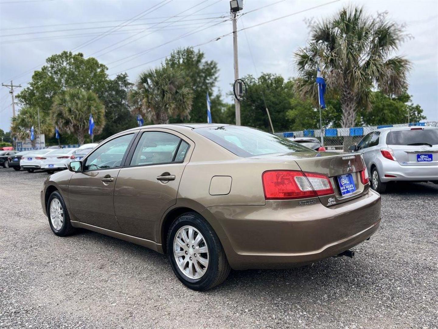 2009 Gold /Tan Mitsubishi Galant ES (4A3AB36F79E) with an 2.4l I-4 MPI Sohc 2.4l engine, Automatic transmission, located at 745 East Steele Rd., West Columbia, SC, 29170, (803) 755-9148, 33.927212, -81.148483 - Special Internet Price! BUY HERE, PAY HERE - $680 DOWN PAYMENT! 2009 Mitsubishi Galant with Cloth interior, Cruise control, Remote keyless entry, Powered door locks, Powered windows, Plus more! - Photo#1