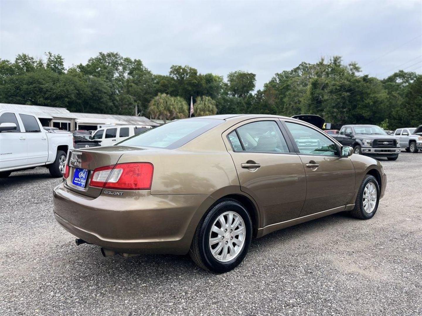 2009 Gold /Tan Mitsubishi Galant ES (4A3AB36F79E) with an 2.4l I-4 MPI Sohc 2.4l engine, Automatic transmission, located at 745 East Steele Rd., West Columbia, SC, 29170, (803) 755-9148, 33.927212, -81.148483 - Special Internet Price! BUY HERE, PAY HERE - $680 DOWN PAYMENT! 2009 Mitsubishi Galant with Cloth interior, Cruise control, Remote keyless entry, Powered door locks, Powered windows, Plus more! - Photo#3