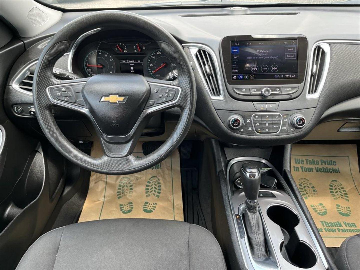 2020 Grey /Black Chevrolet Malibu LT (1G1ZD5ST8LF) with an 1.5l I-4 DI Dohc T/C 1.5l engine, Automatic transmission, located at 745 East Steele Rd., West Columbia, SC, 29170, (803) 755-9148, 33.927212, -81.148483 - Special Internet Price! 2020 Chevrolet Malibu LT with SiriusXM Radio, 8 diagonal LCD touch screen, Push to start, Bluetooth, Backup camera, Navigation, Cruise control, rear 60/40 split-folding, Remote vehicle starter system, Plus More! - Photo#4