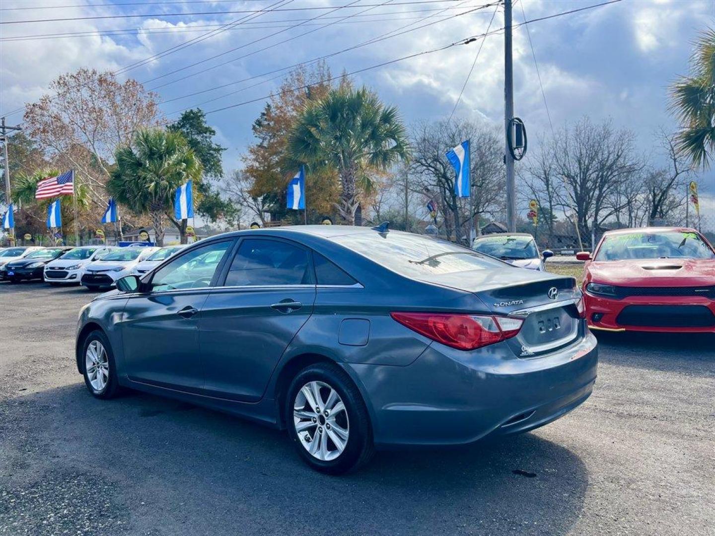 2011 Grey /Grey Hyundai Sonata GLS Auto (5NPEB4ACXBH) with an 2.4l I-4 DI Dohc 2.4l engine, Automatic transmission, located at 745 East Steele Rd., West Columbia, SC, 29170, (803) 755-9148, 33.927212, -81.148483 - Special Internet Price! 2011 Hyundai Sonata with AM/FM radio, Cruise control, Keyless entry, Cloth interior, Powered windows, Powered door locks, Plus more! - Photo#2