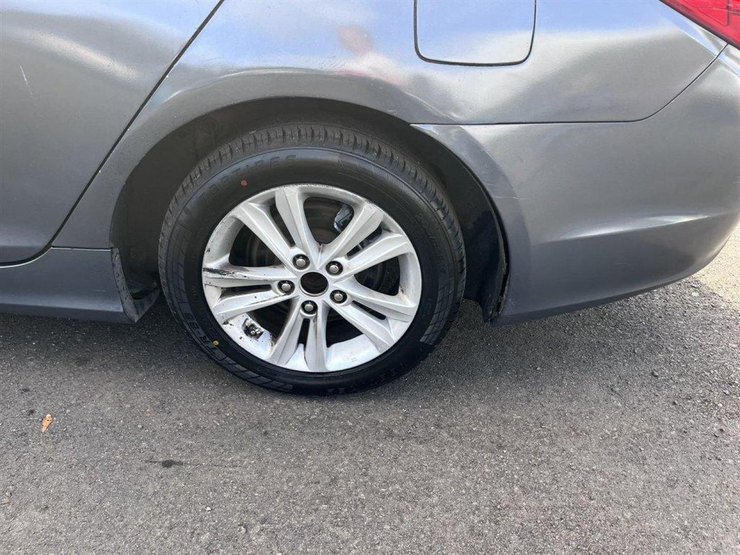 2011 Grey /Grey Hyundai Sonata GLS Auto (5NPEB4ACXBH) with an 2.4l I-4 DI Dohc 2.4l engine, Automatic transmission, located at 745 East Steele Rd., West Columbia, SC, 29170, (803) 755-9148, 33.927212, -81.148483 - Special Internet Price! 2011 Hyundai Sonata with AM/FM radio, Cruise control, Keyless entry, Cloth interior, Powered windows, Powered door locks, Plus more! - Photo#33