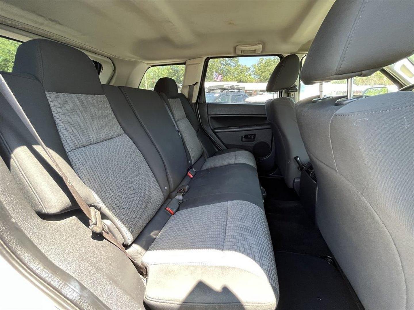 2008 Silver /Grey Jeep Grand Cherokee Laredo 4WD (1J8GR48K68C) with an 3.7l V6 MPI 3.7l engine, Automatic transmission, located at 745 East Steele Rd., West Columbia, SC, 29170, (803) 755-9148, 33.927212, -81.148483 - Special Internet Price**CASH CAR** AS IS**AS IS**AS IS** - 2008 JEEP GRAND CHEROKEE - POWER SEATS, BLUETOOTH, **TRANSFER CASE JUST REPLACED, TRANSMISSION HAS LATE SHIFT BETWEEN 3 and 4. ALL OTHER SHIFTING OKAY. WOULD BE IDEL FOR AROUND TOWN DRIVING.......... - Photo#23