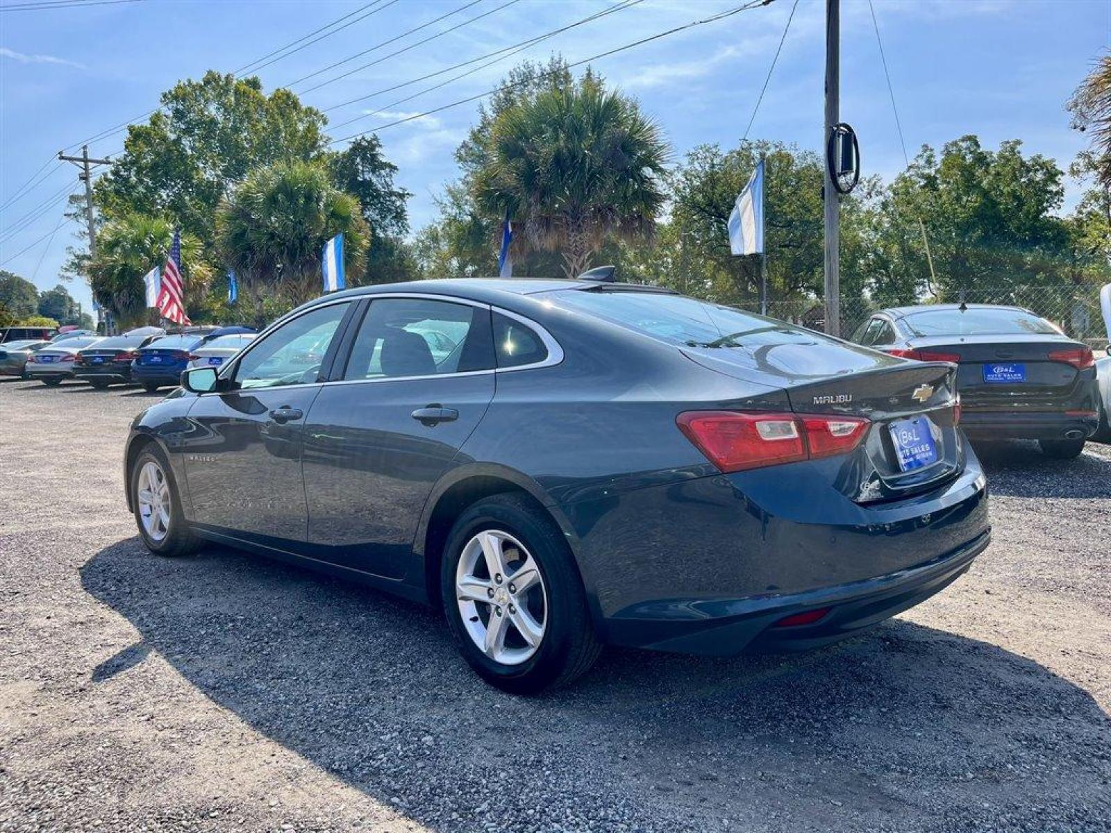 2020 Blue /Black Chevrolet Malibu (1G1ZC5ST9LF) with an 1.5l I-4 DI Dohc T/C 1.5l engine, Automatic transmission, located at 745 East Steele Rd., West Columbia, SC, 29170, (803) 755-9148, 33.927212, -81.148483 - 2020 Chevrolet Malibu LS with Bluetooth, 8 diagonal LCD touch screen, Apple CarPlay and Android Auto capable, Backup camera, Navigation, Air conditioning, Keyless Open, Steering wheel controls, mounted controls for audio, phone and cruise, Cruise control, Powered driver seat, Cloth interior, Plus mo - Photo #1