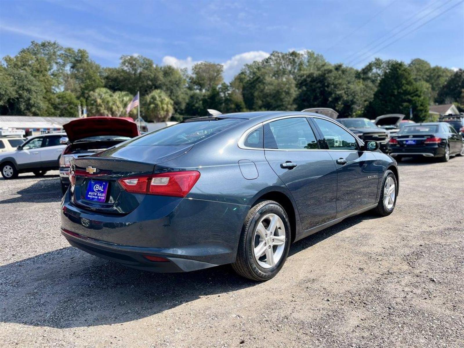 2020 Blue /Black Chevrolet Malibu (1G1ZC5ST9LF) with an 1.5l I-4 DI Dohc T/C 1.5l engine, Automatic transmission, located at 745 East Steele Rd., West Columbia, SC, 29170, (803) 755-9148, 33.927212, -81.148483 - 2020 Chevrolet Malibu LS with Bluetooth, 8 diagonal LCD touch screen, Apple CarPlay and Android Auto capable, Backup camera, Navigation, Air conditioning, Keyless Open, Steering wheel controls, mounted controls for audio, phone and cruise, Cruise control, Powered driver seat, Cloth interior, Plus mo - Photo #2