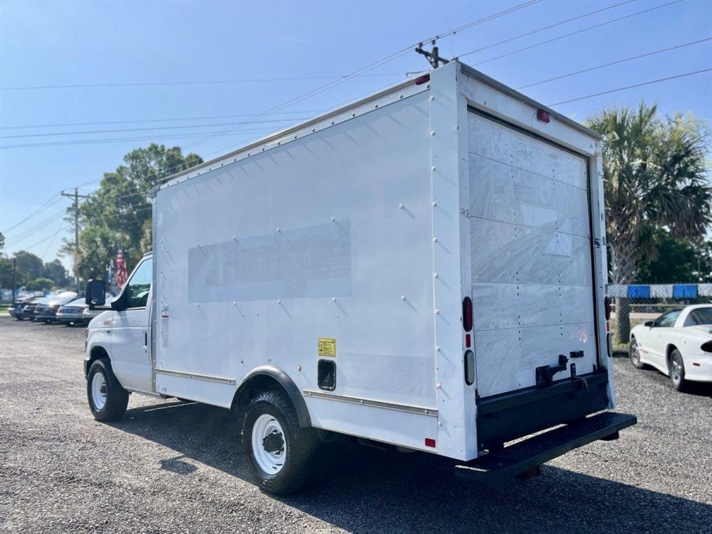 2015 White /Grey Ford Commercial Vans (1FDWE3FL3FD) with an 5.4l V8 SFI Sohc Flex 5.4 engine, Automatic transmission, located at 745 East Steele Rd., West Columbia, SC, 29170, (803) 755-9148, 33.927212, -81.148483 - Special Internet Price! 2015 FORD COMMERCIAL VAN E350 - Photo#1