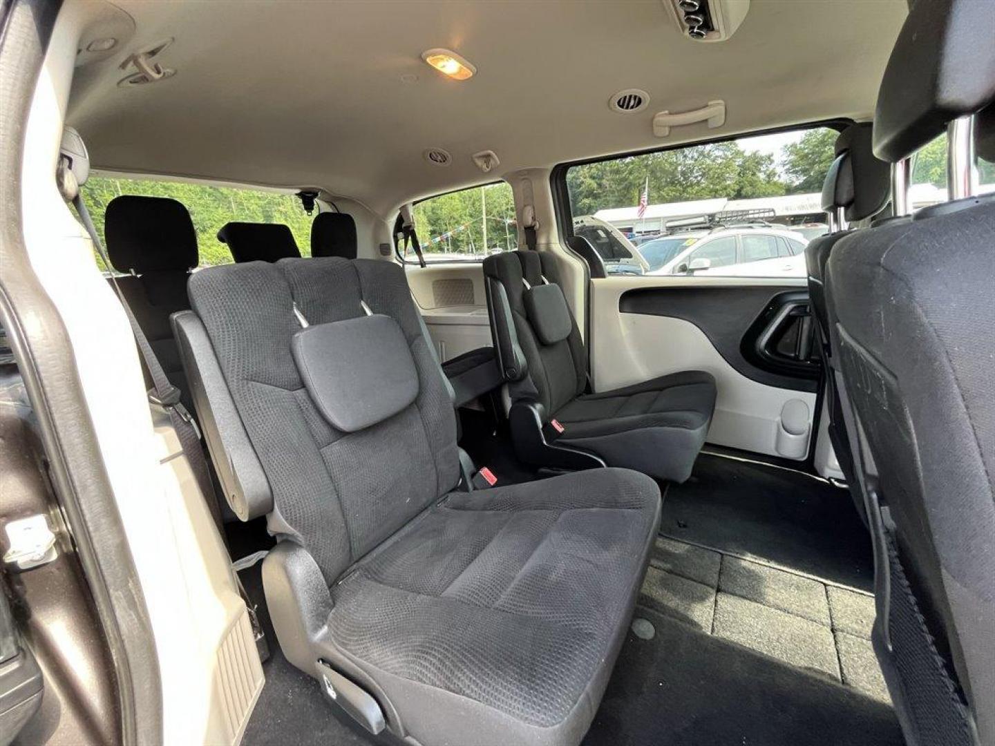 2019 Grey /Black Dodge Grand Caravan (2C4RDGBG3KR) with an 3.6l V6 MPI Dohc VVT Flex engine, Automatic transmission, located at 745 East Steele Rd., West Columbia, SC, 29170, (803) 755-9148, 33.927212, -81.148483 - Special Internet Price! 2019 Dodge Grand Caravan SE with Radio w/Seek-Scan, Aux Port, 6.5 Touchscreen Display, Cruise Control, Bluetooth, Backup Camera, Second Row Captains Seats, 3rd Row Bench Split Seat, Stow N' Go 3rd Row Split Bench Seat, Cloth Interior, Dual Zone Front Manual Air Conditioning, - Photo#18