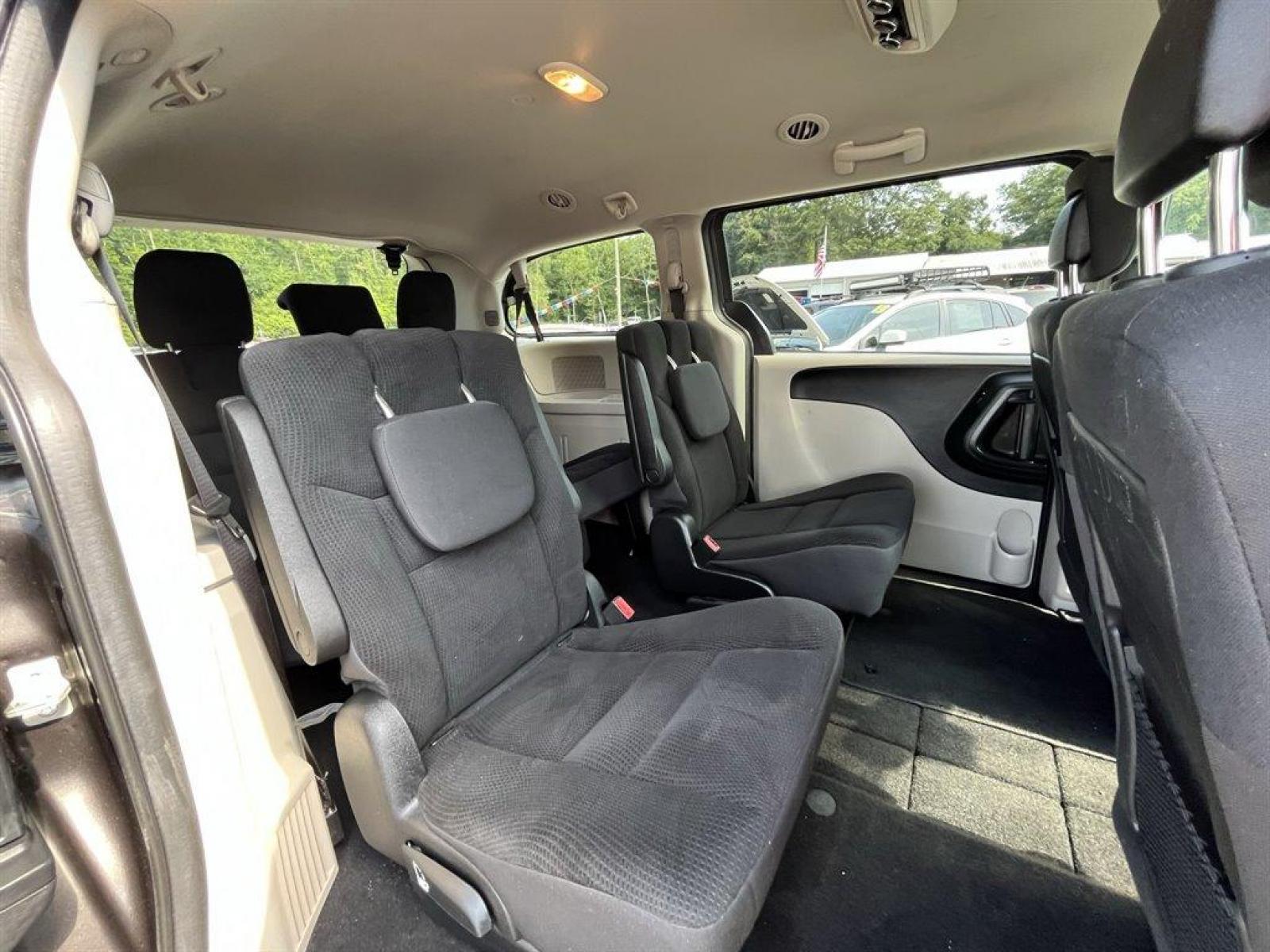 2019 Grey /Black Dodge Grand Caravan (2C4RDGBG3KR) with an 3.6l V6 MPI Dohc VVT Flex engine, Automatic transmission, located at 745 East Steele Rd., West Columbia, SC, 29170, (803) 755-9148, 33.927212, -81.148483 - Special Internet Price! 2019 Dodge Grand Caravan SE with Radio w/Seek-Scan, Aux Port, 6.5 Touchscreen Display, Cruise Control, Bluetooth, Backup Camera, Second Row Captains Seats, 3rd Row Bench Split Seat, Stow N' Go 3rd Row Split Bench Seat, Cloth Interior, Dual Zone Front Manual Air Conditioning, - Photo #18