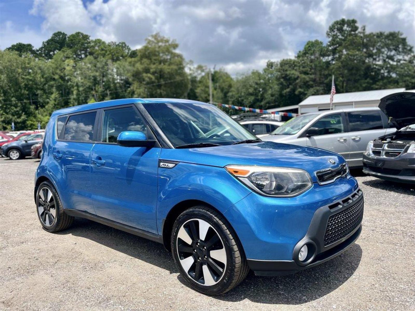 2016 Blue /Black Kia Soul (KNDJP3A55G7) with an 2.0l I-4 DI Dohc 2.0l engine, Automatic transmission, located at 745 East Steele Rd., West Columbia, SC, 29170, (803) 755-9148, 33.927212, -81.148483 - 2016 Kia Soul with AM/FM/MP3 Audio System, Bluetooth, Backup Camera, Cruise Control w/Steering Wheel Controls, Front Bucket Seats, Power Door Locks, Remote Keyless Entry, Manual Air Conditioning, 60-40 Folding Bench Rear Seat, Plus more! - Photo #3