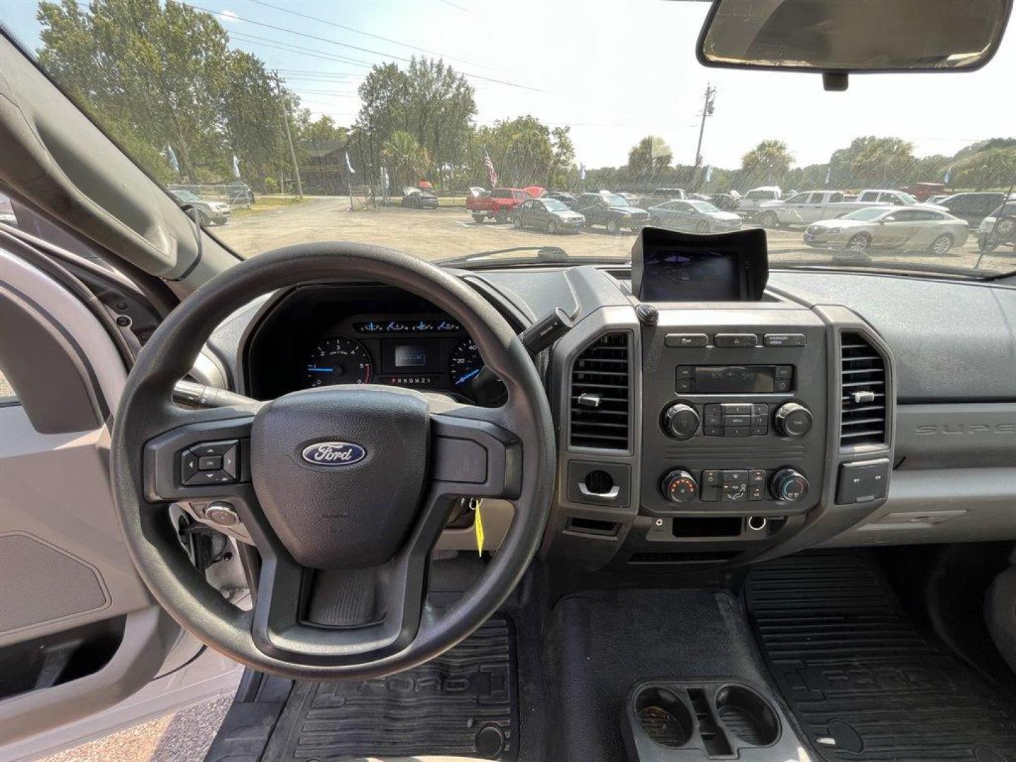 2017 White /Grey Ford F450 S/D (1FDUF4GYXHE) with an 6.8l V10 EFI Sohc 6.8l engine, Automatic transmission, located at 745 East Steele Rd., West Columbia, SC, 29170, (803) 755-9148, 33.927212, -81.148483 - MORE PHOTOS COMING SOON!!! 2017 FORD F450 - CURRENTLY IN RECONDITIONING - Photo#4