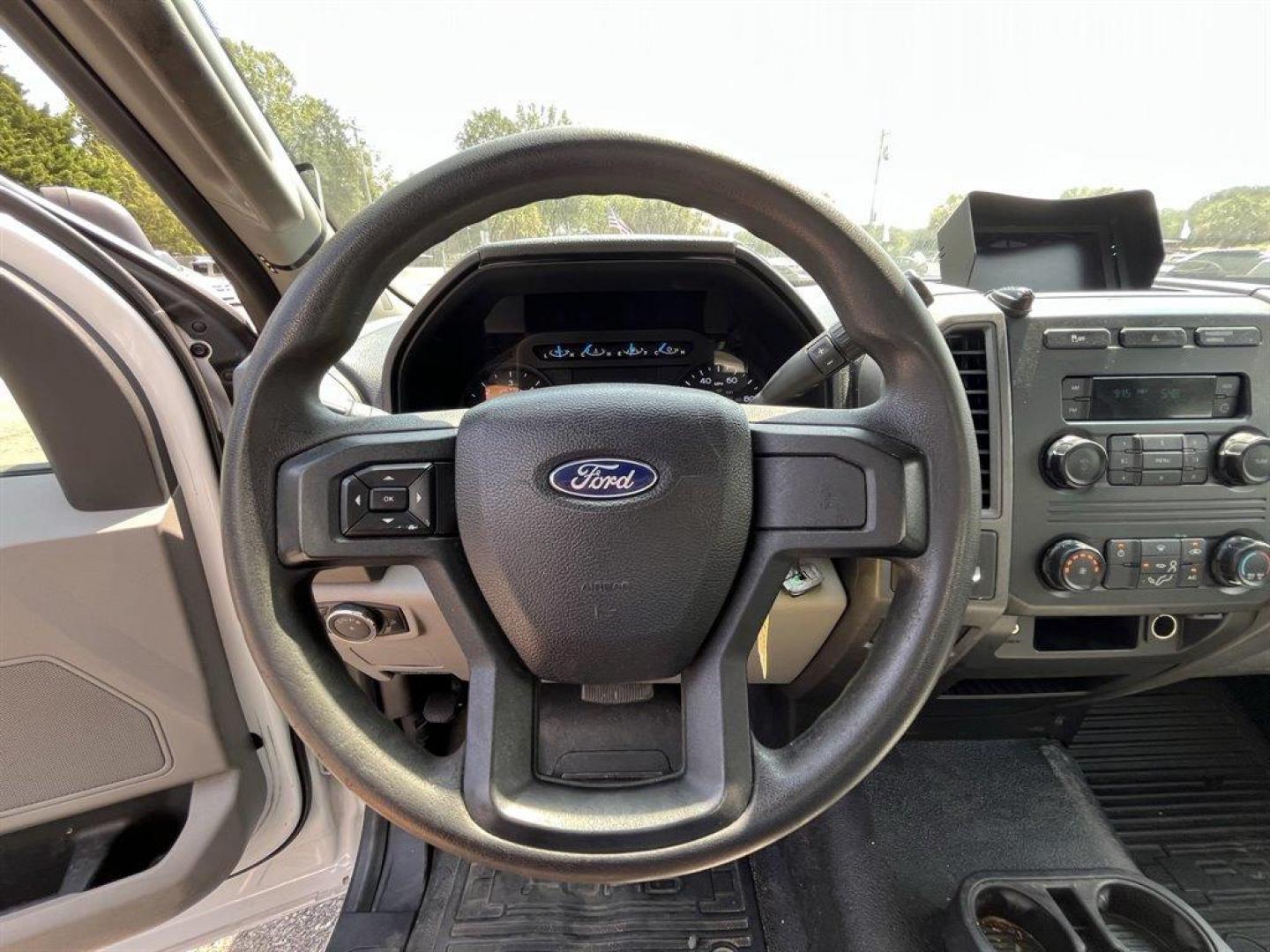 2017 White /Grey Ford F450 S/D (1FDUF4GYXHE) with an 6.8l V10 EFI Sohc 6.8l engine, Automatic transmission, located at 745 East Steele Rd., West Columbia, SC, 29170, (803) 755-9148, 33.927212, -81.148483 - MORE PHOTOS COMING SOON!!! 2017 FORD F450 - CURRENTLY IN RECONDITIONING - Photo#6